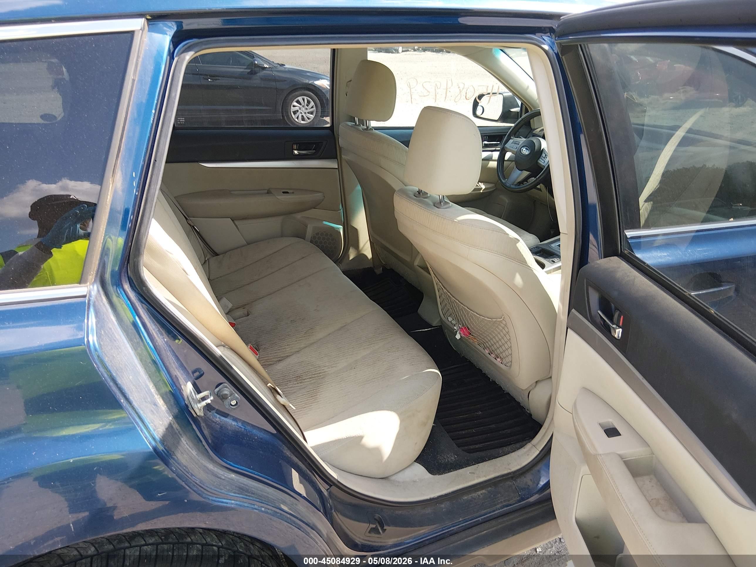 SUBARU OUTBACK image 8