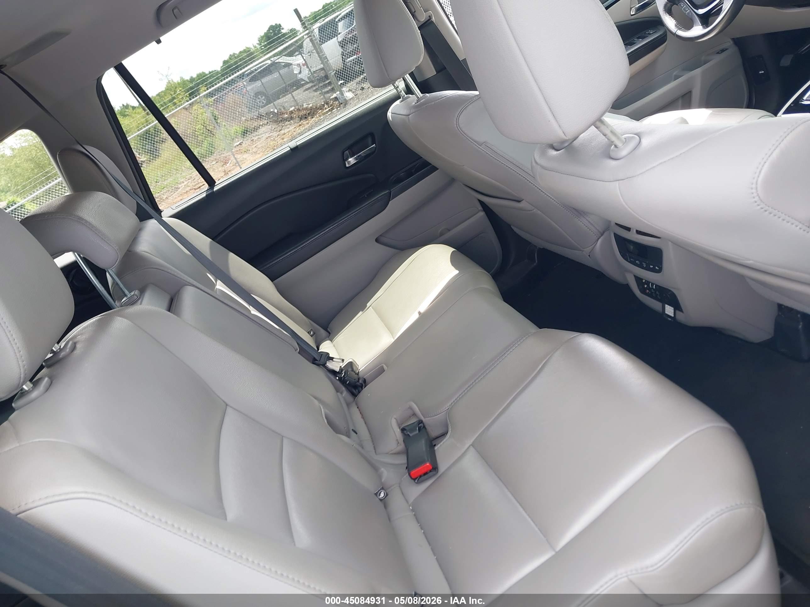 HONDA PILOT image 8