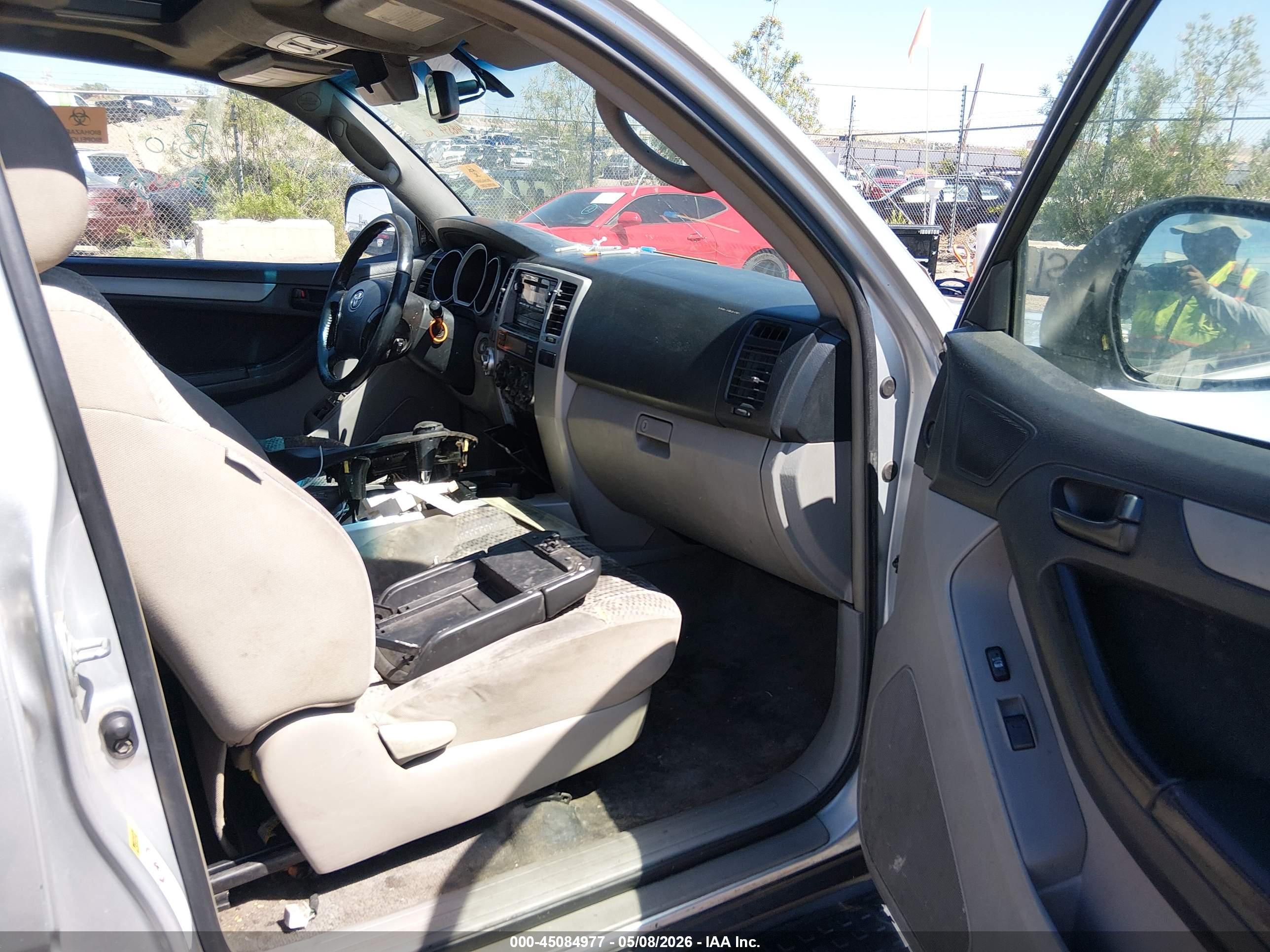 TOYOTA 4RUNNER image 5
