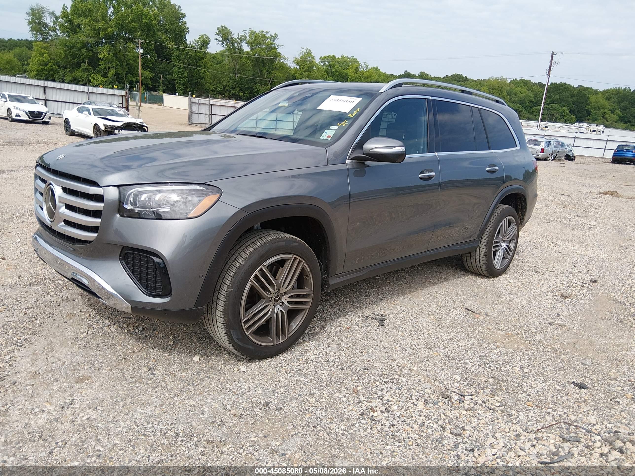 MERCEDES-BENZ GLS image 2
