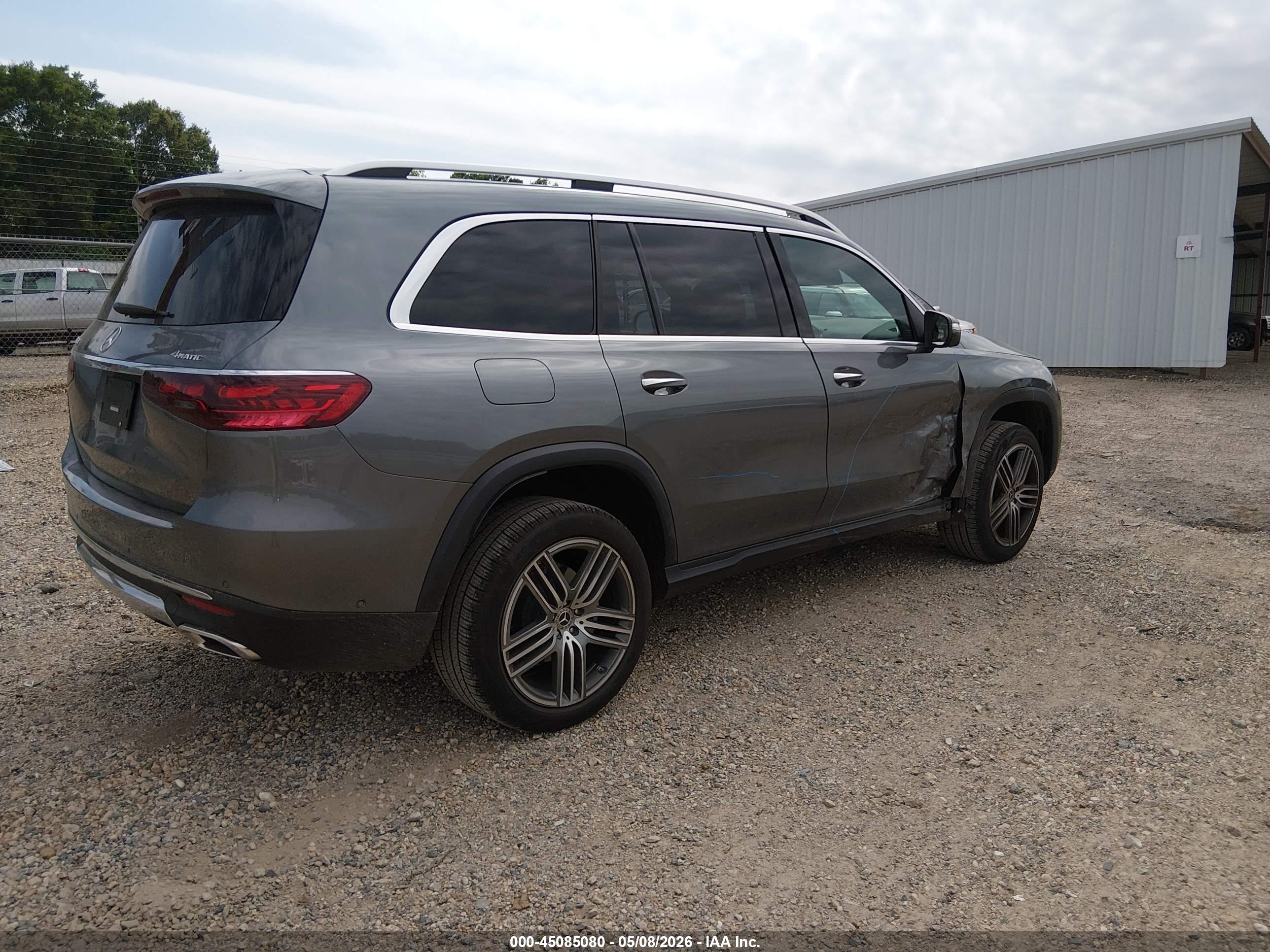 MERCEDES-BENZ GLS image 4