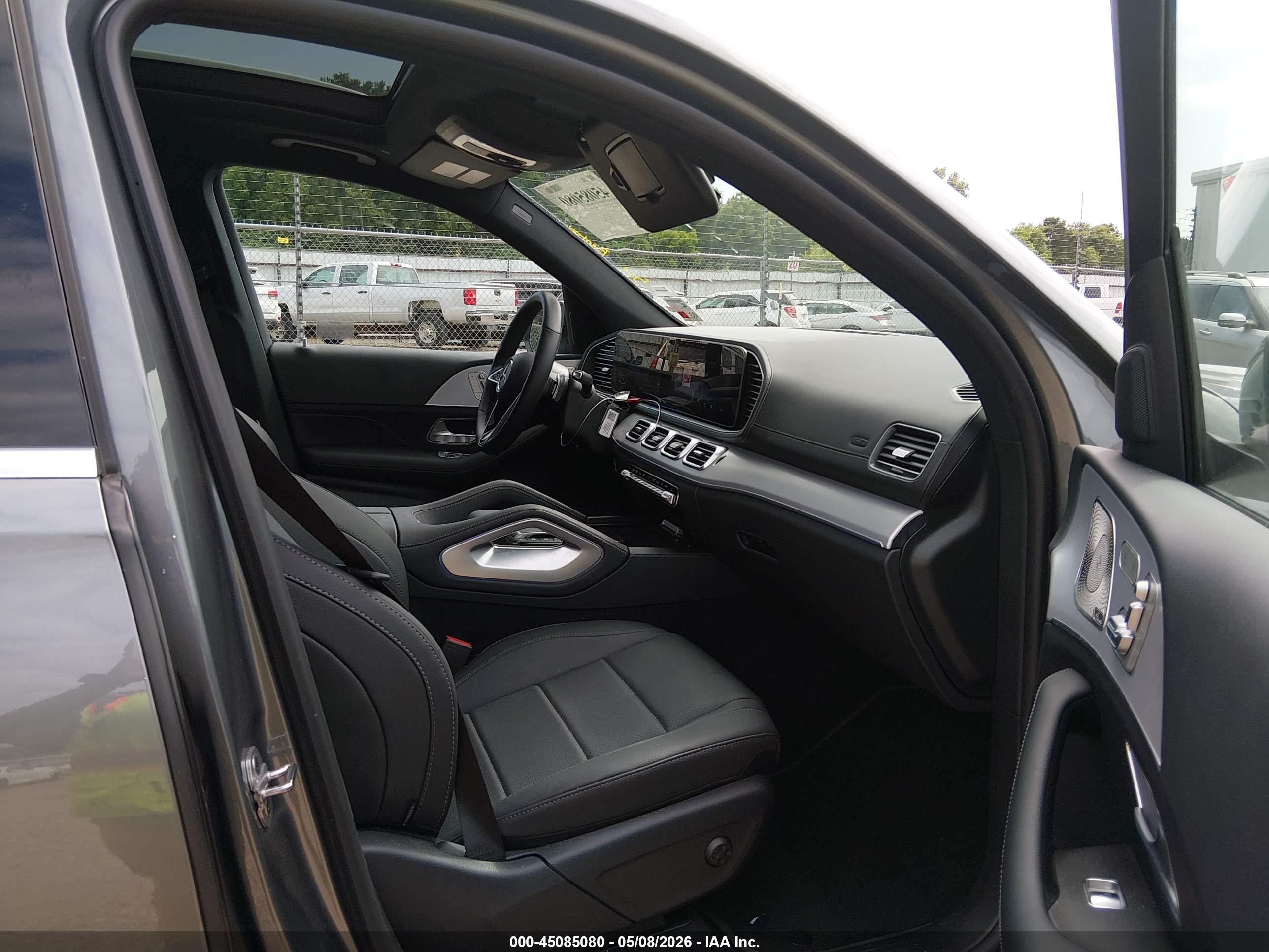 MERCEDES-BENZ GLS image 5