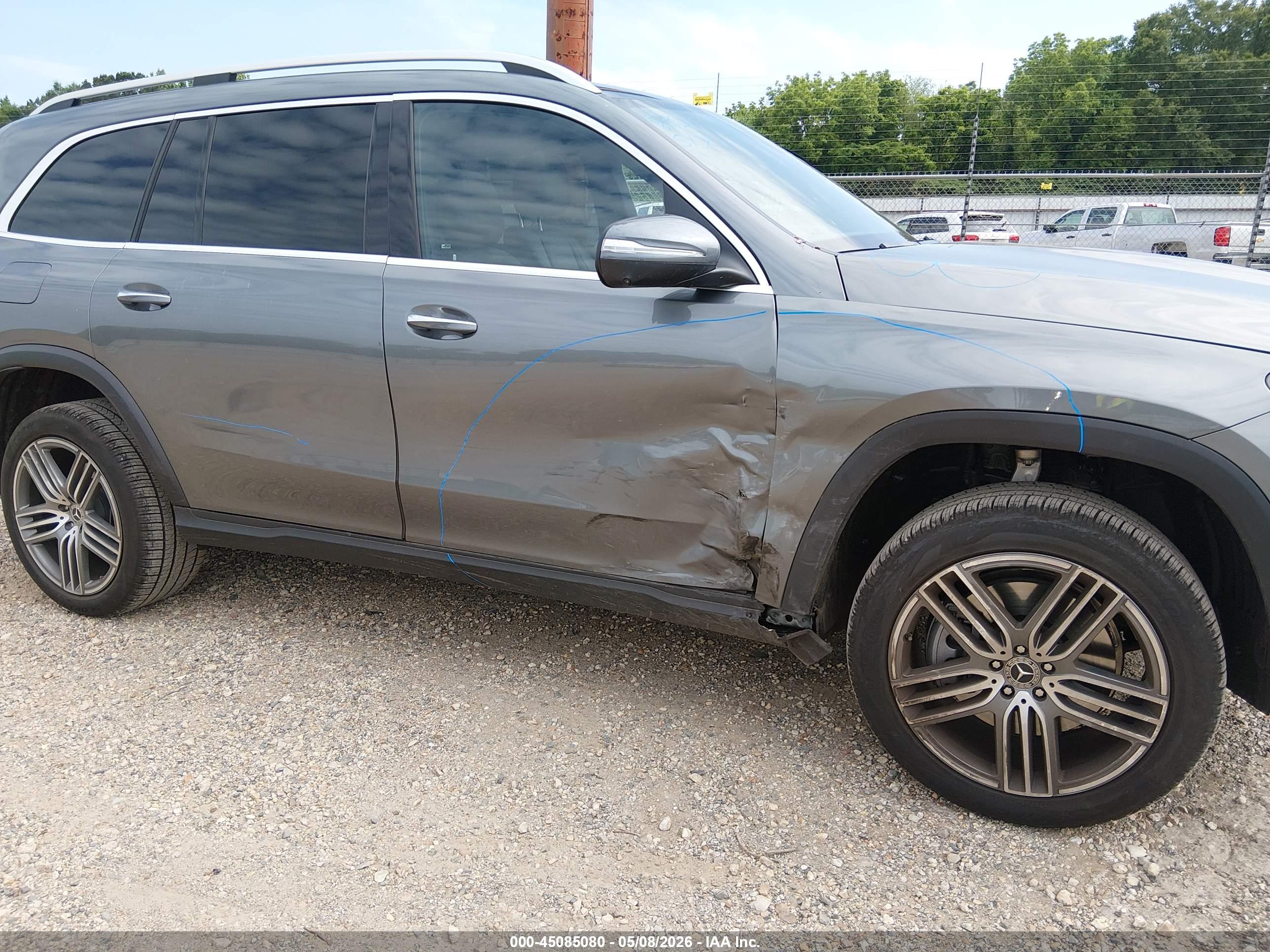 MERCEDES-BENZ GLS image 6