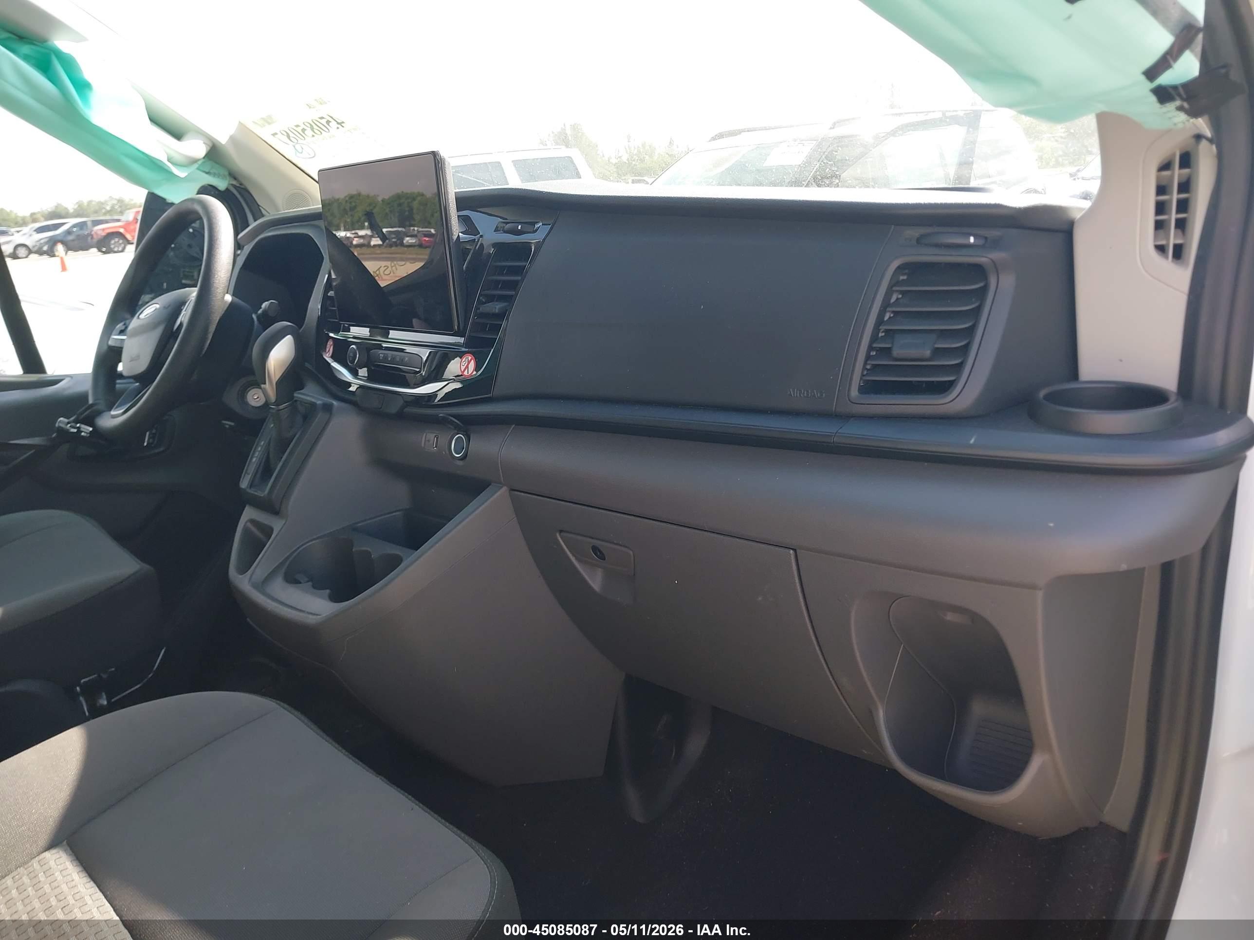 FORD TRANSIT-350 image 5