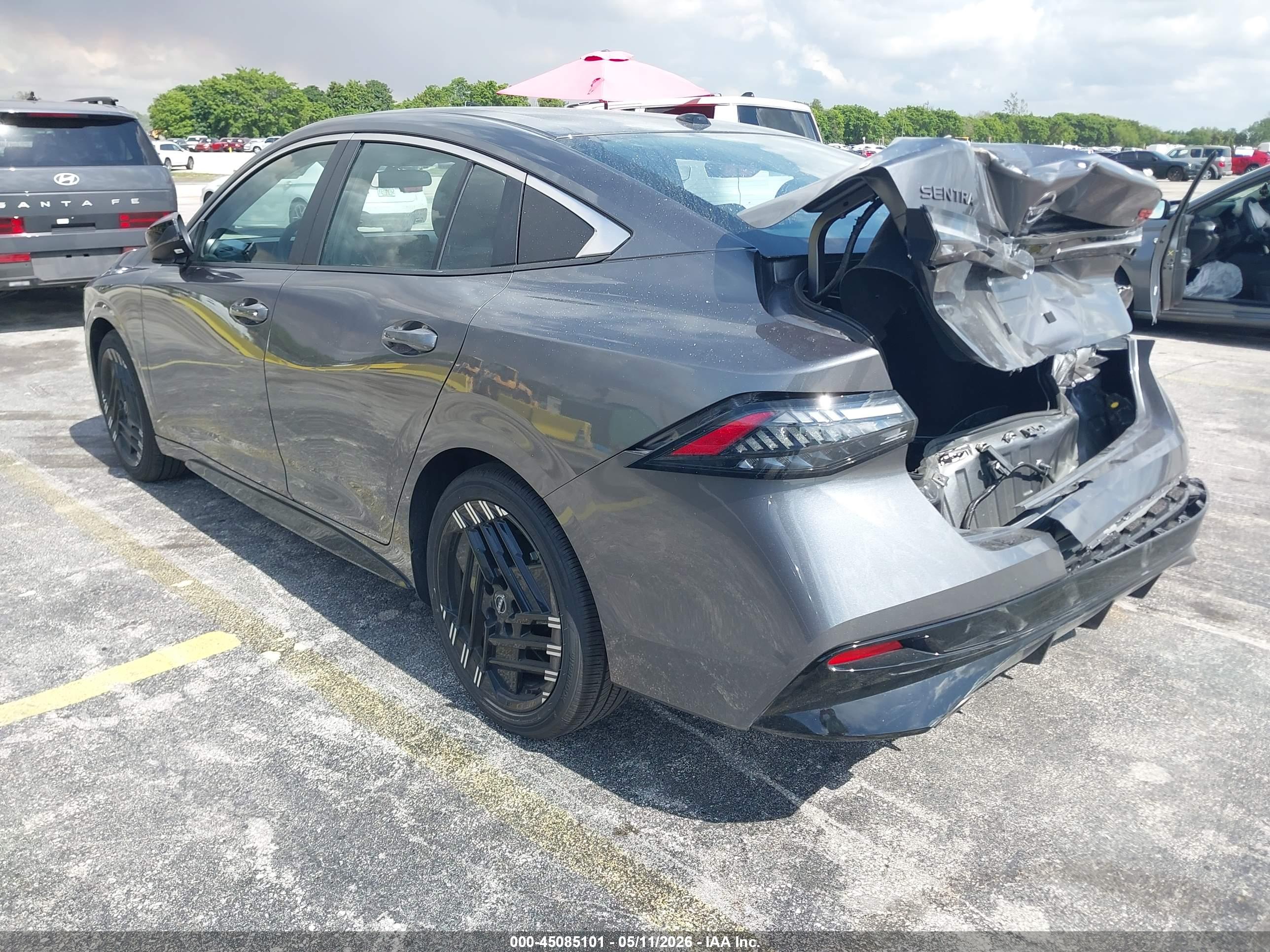 NISSAN SENTRA image 3