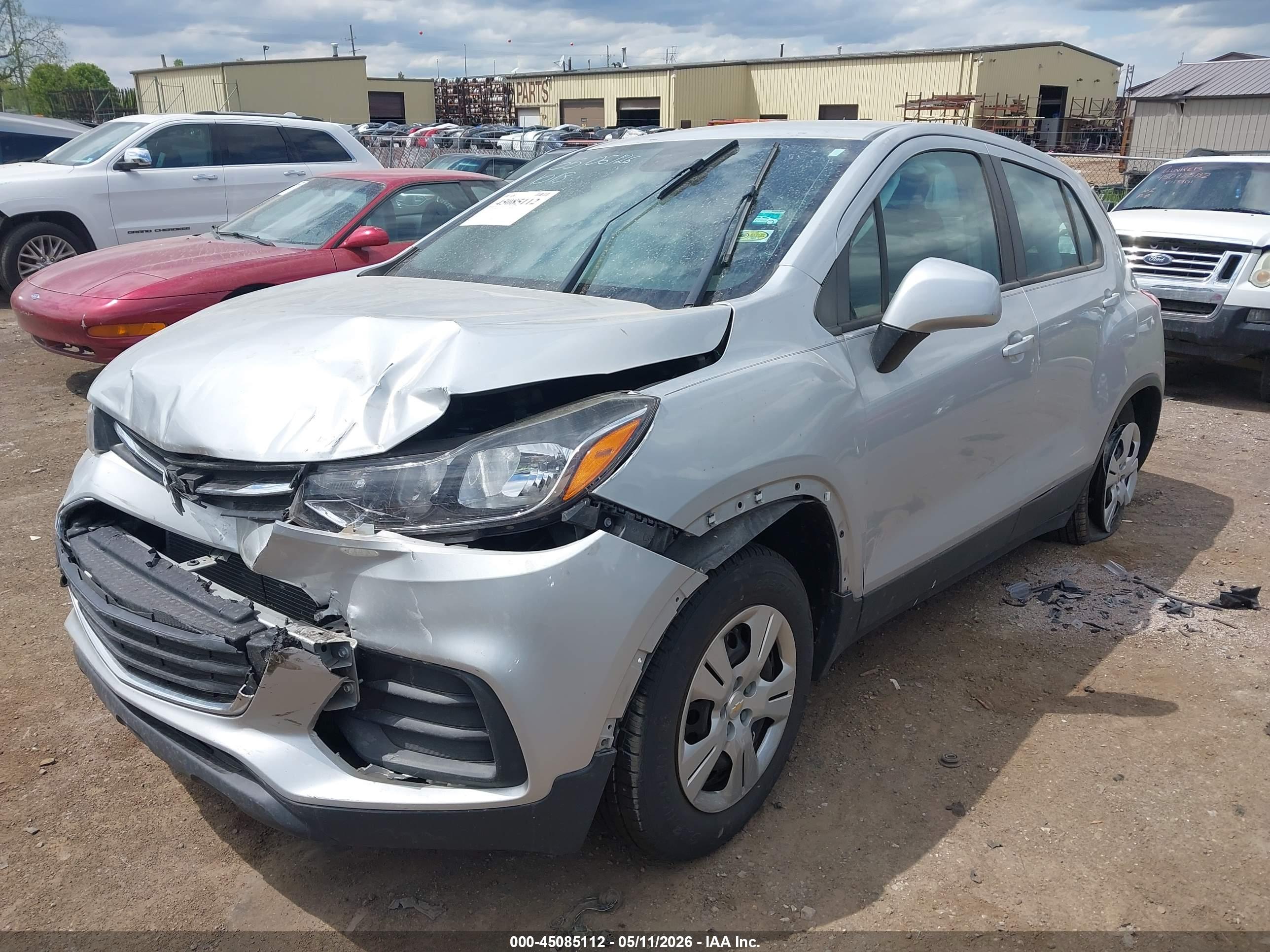 CHEVROLET TRAX image 2