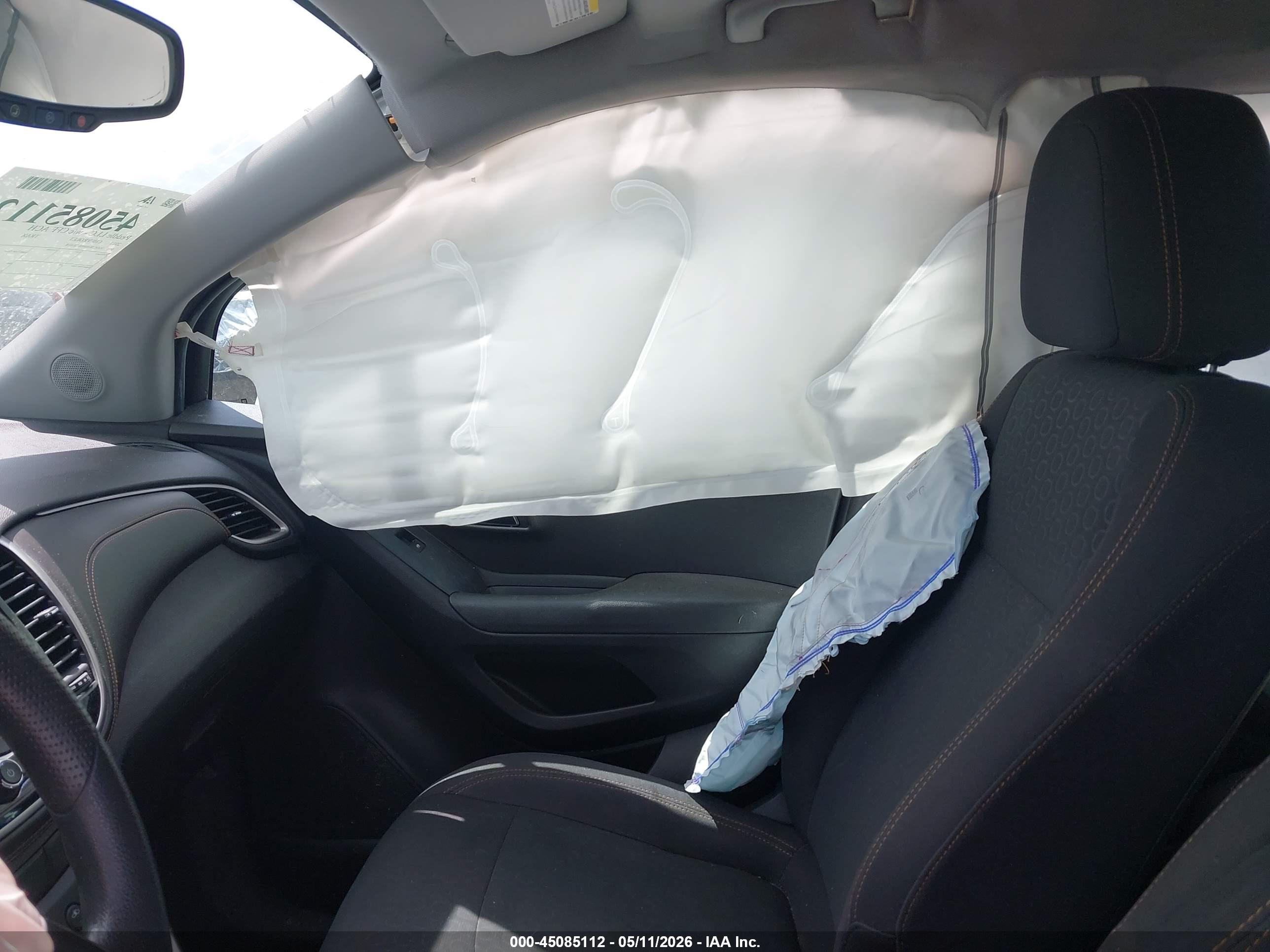 CHEVROLET TRAX image 8