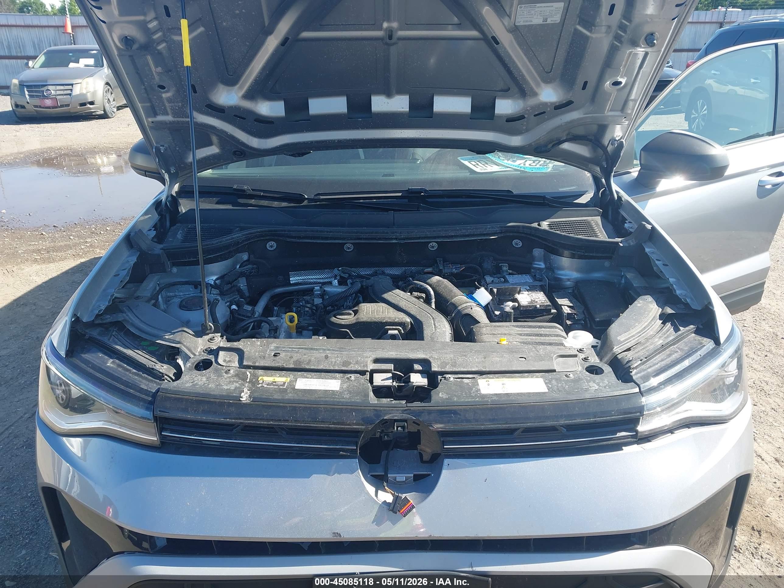 VOLKSWAGEN TAOS image 10