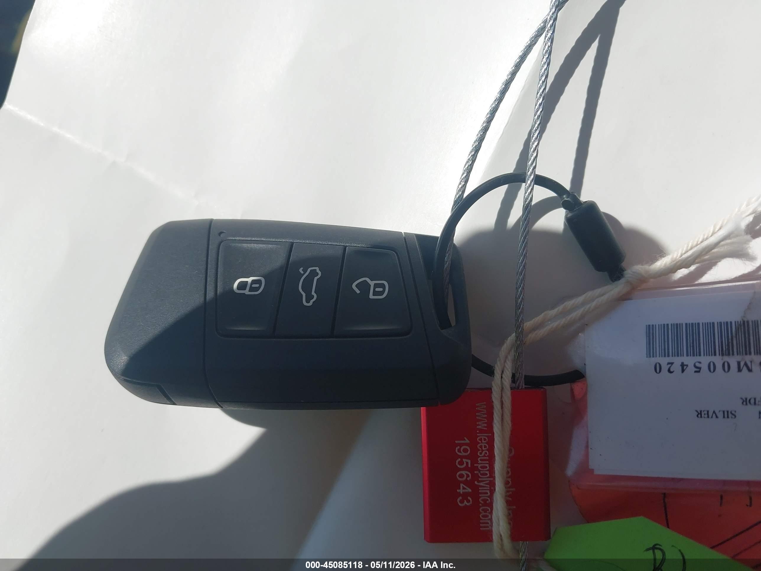 VOLKSWAGEN TAOS image 11