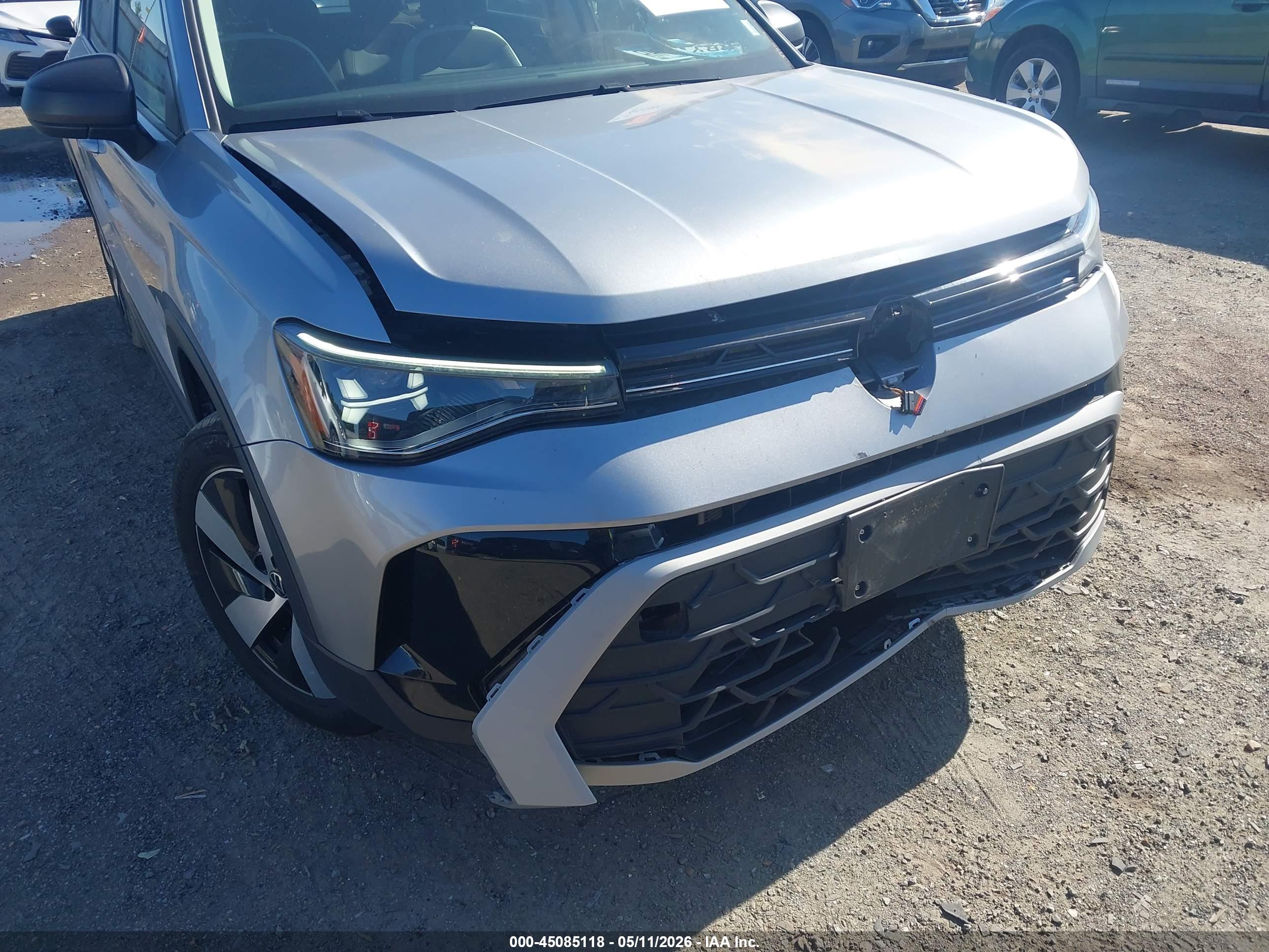 VOLKSWAGEN TAOS image 6