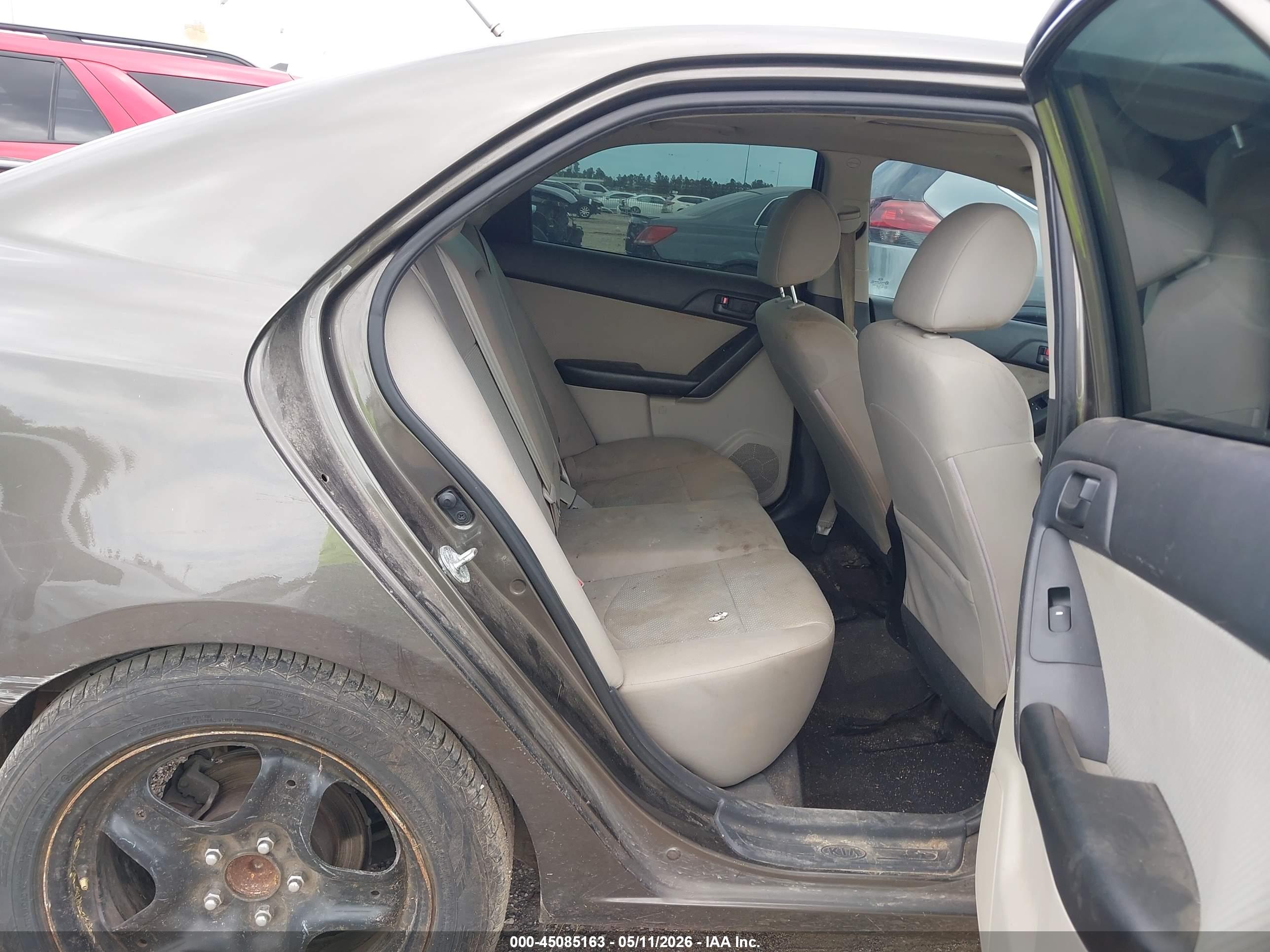 KIA FORTE image 8