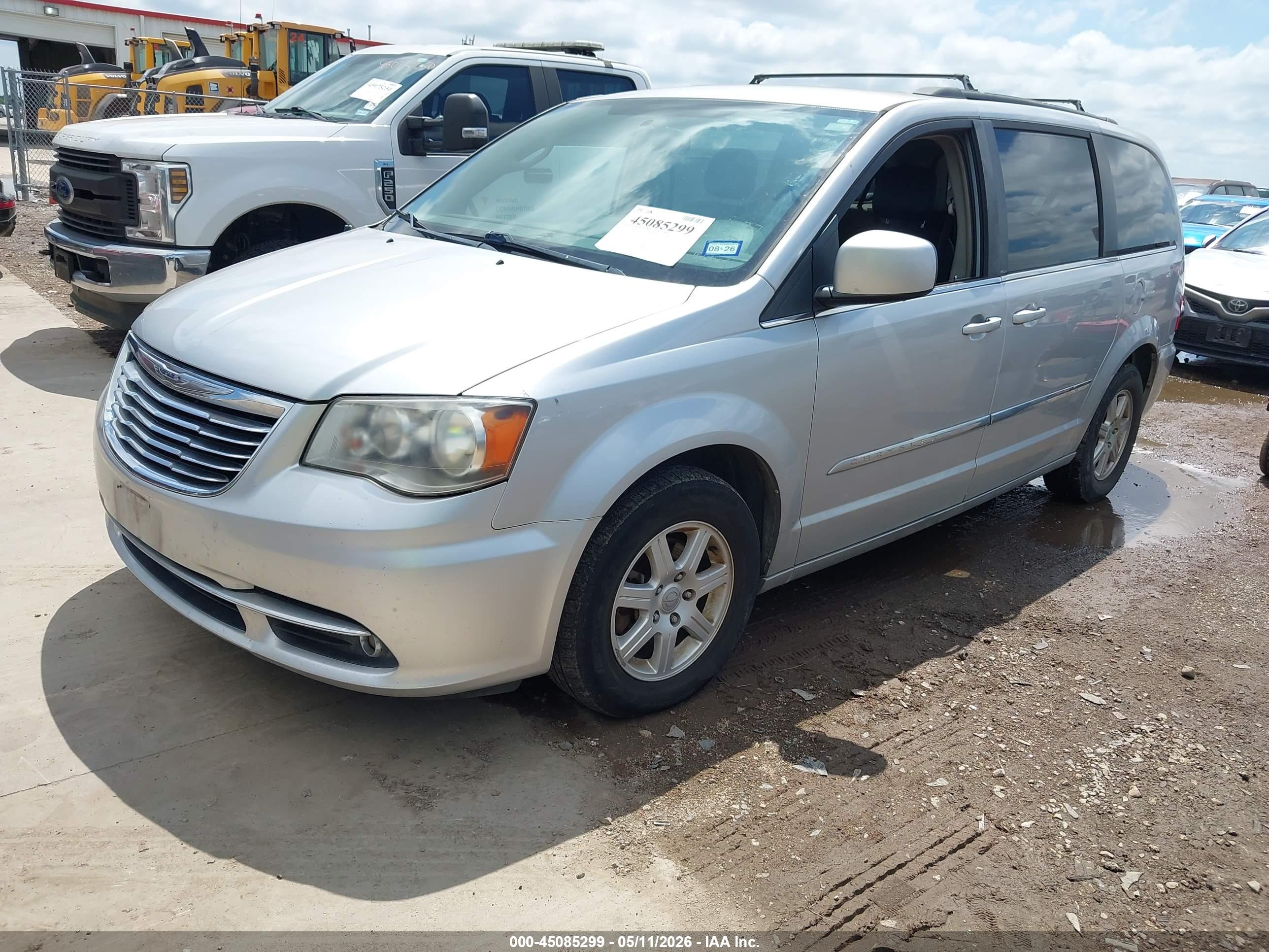 CHRYSLER TOWN image 2