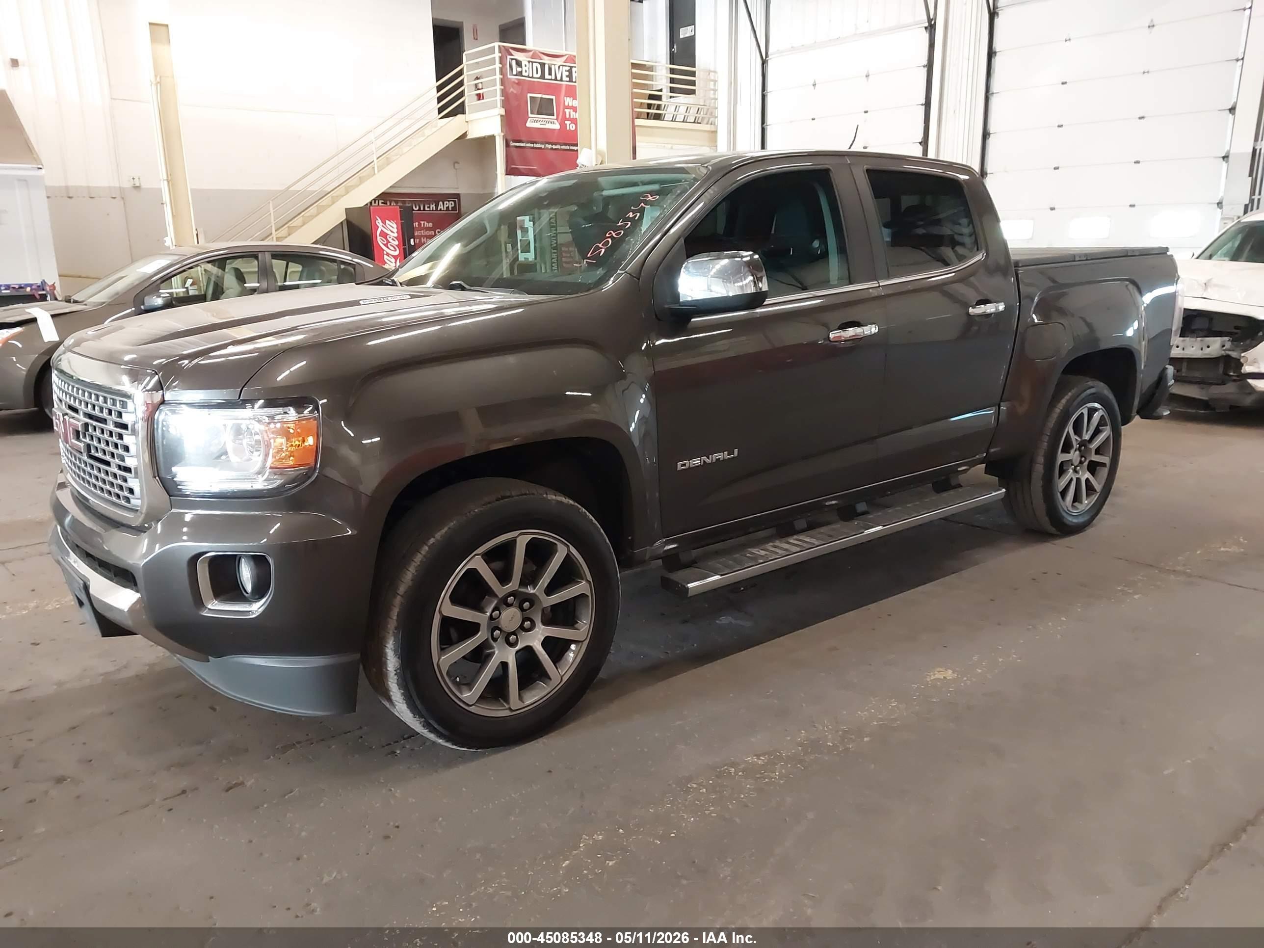 GMC CANYON image 2