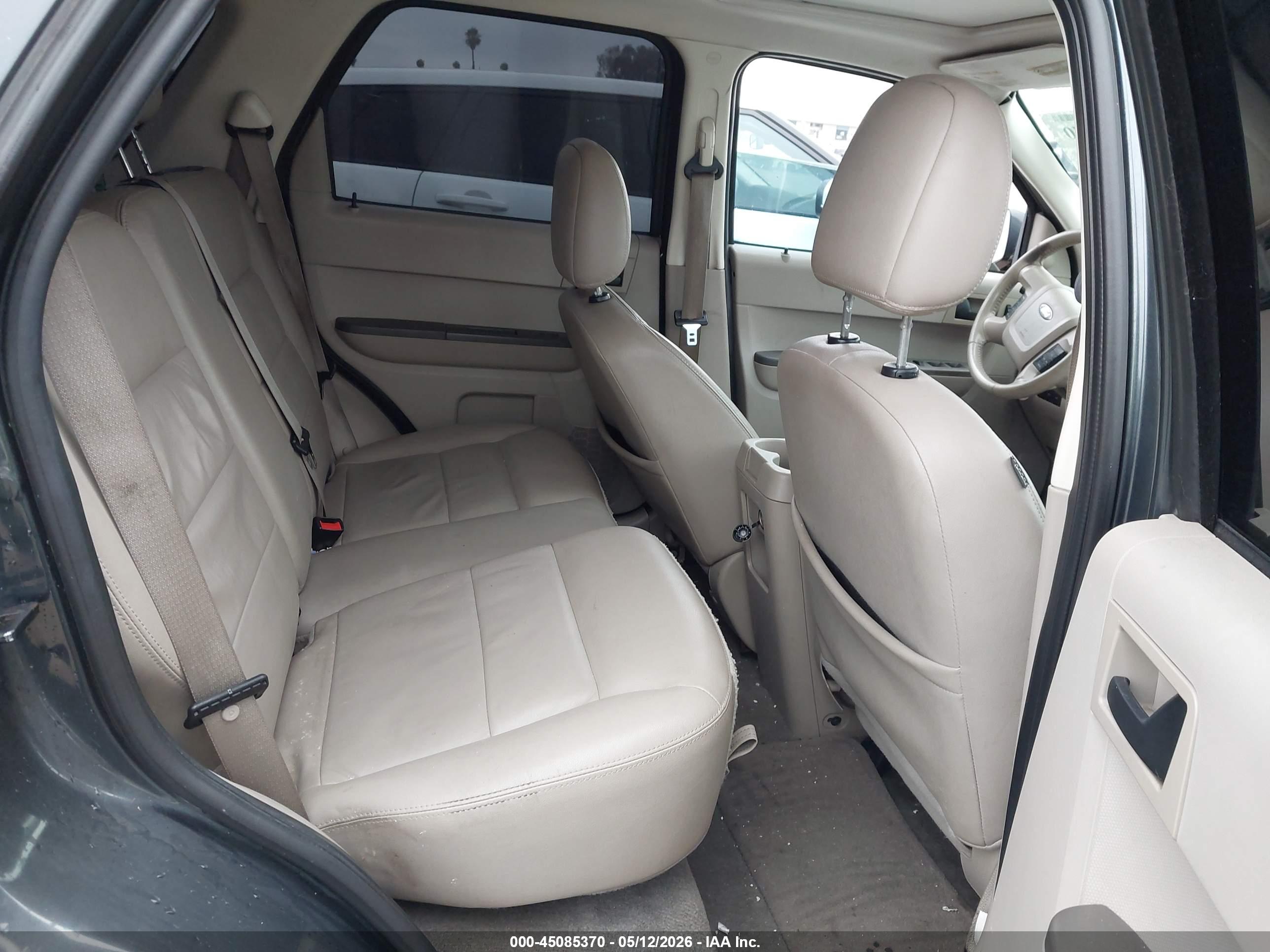 FORD ESCAPE image 8