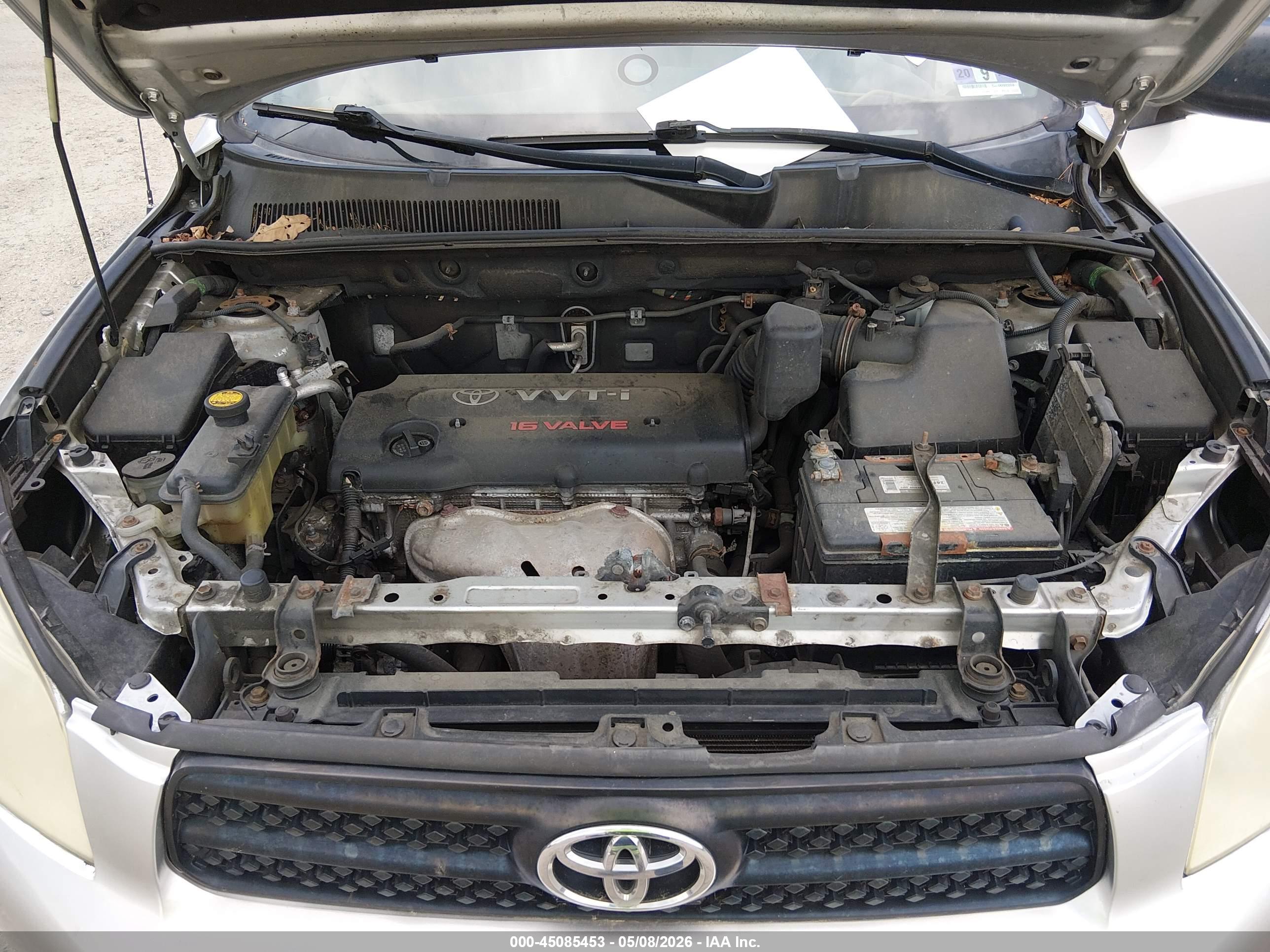 TOYOTA RAV4 image 10