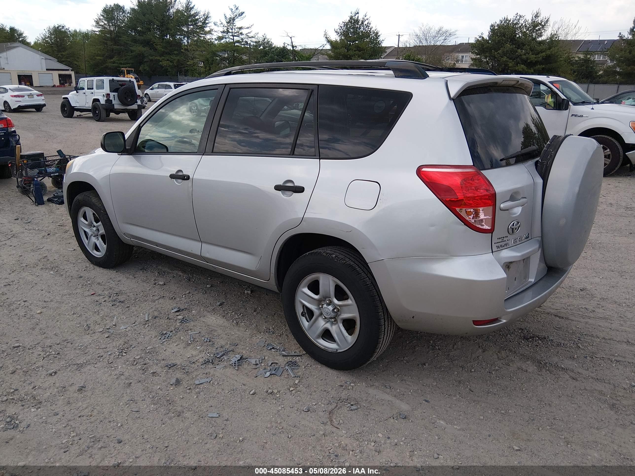 TOYOTA RAV4 image 3