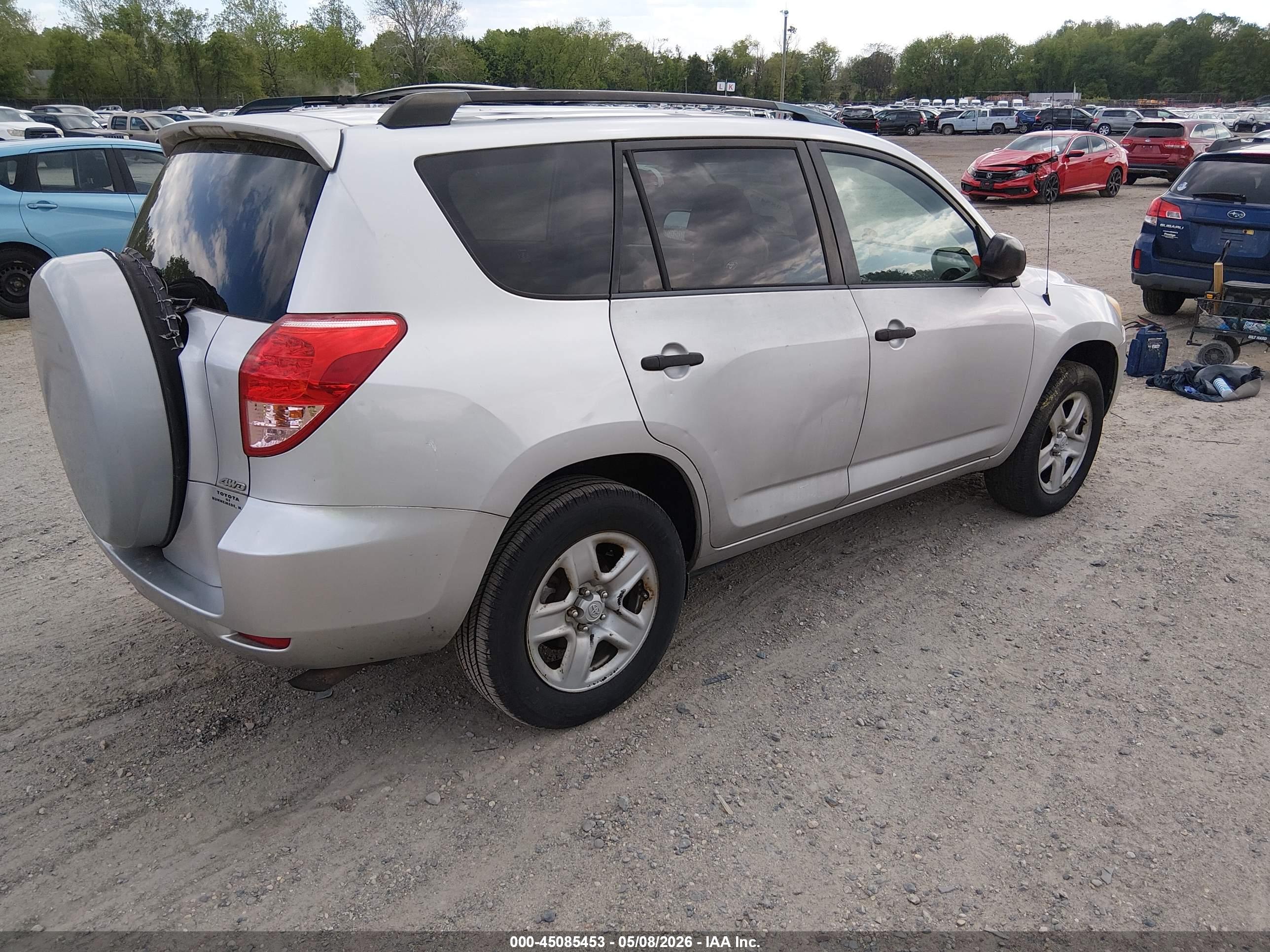 TOYOTA RAV4 image 4