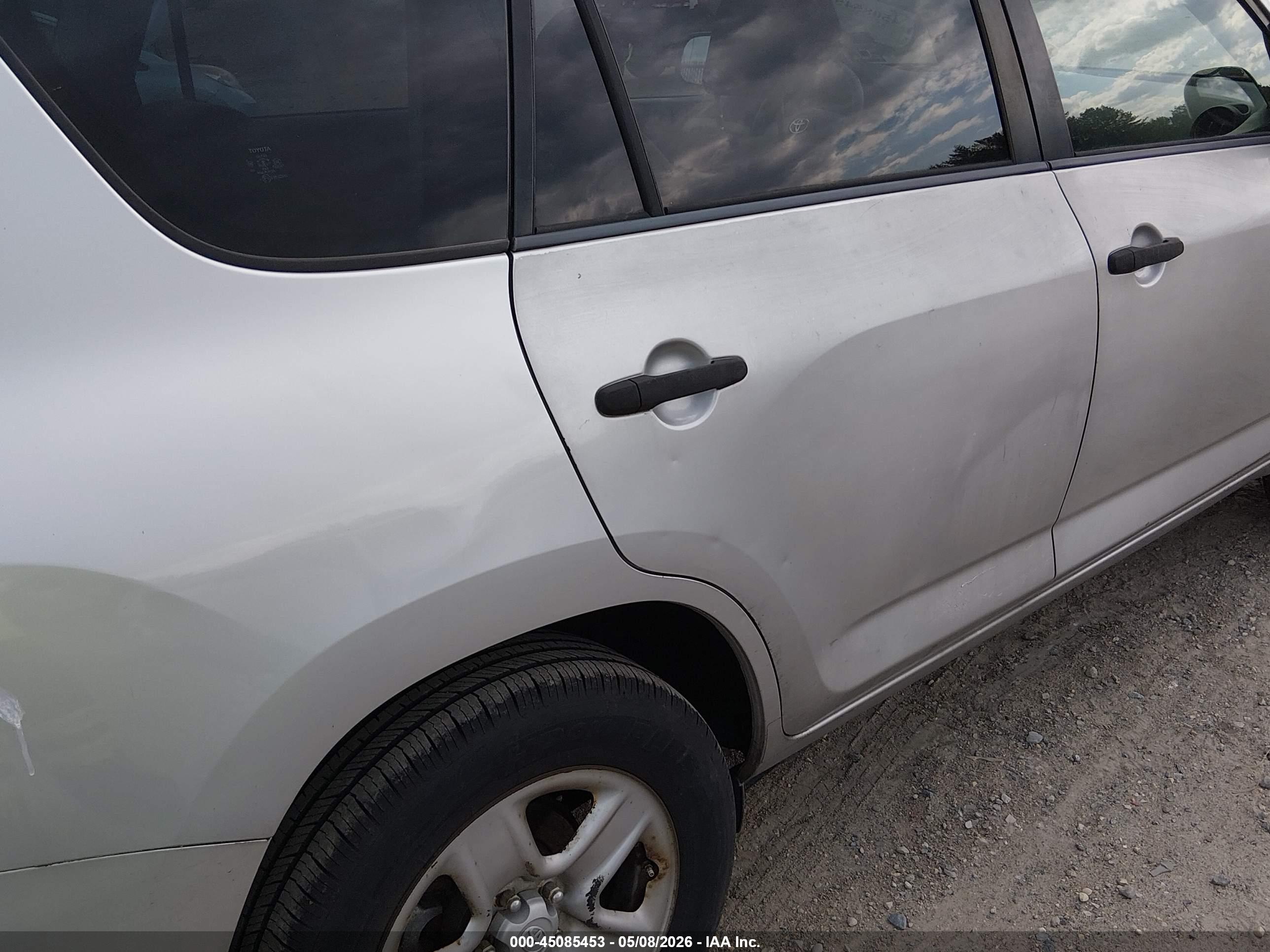 TOYOTA RAV4 image 6