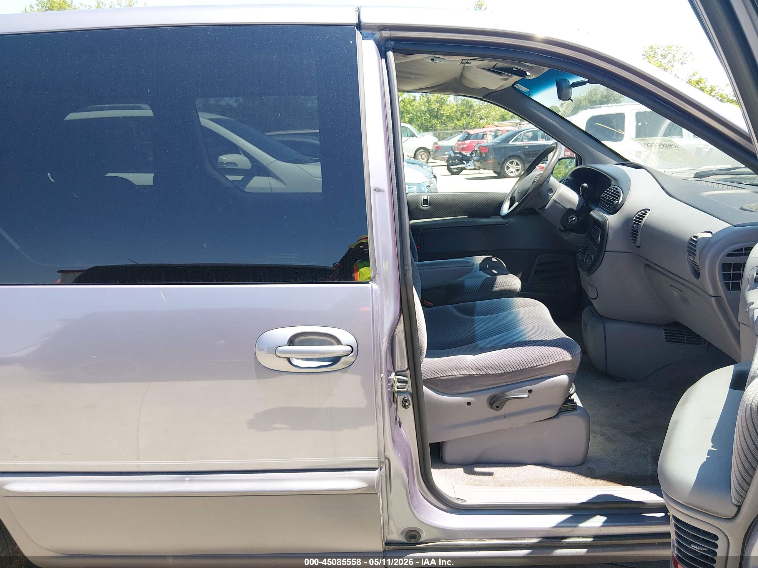 DODGE CARAVAN image 5