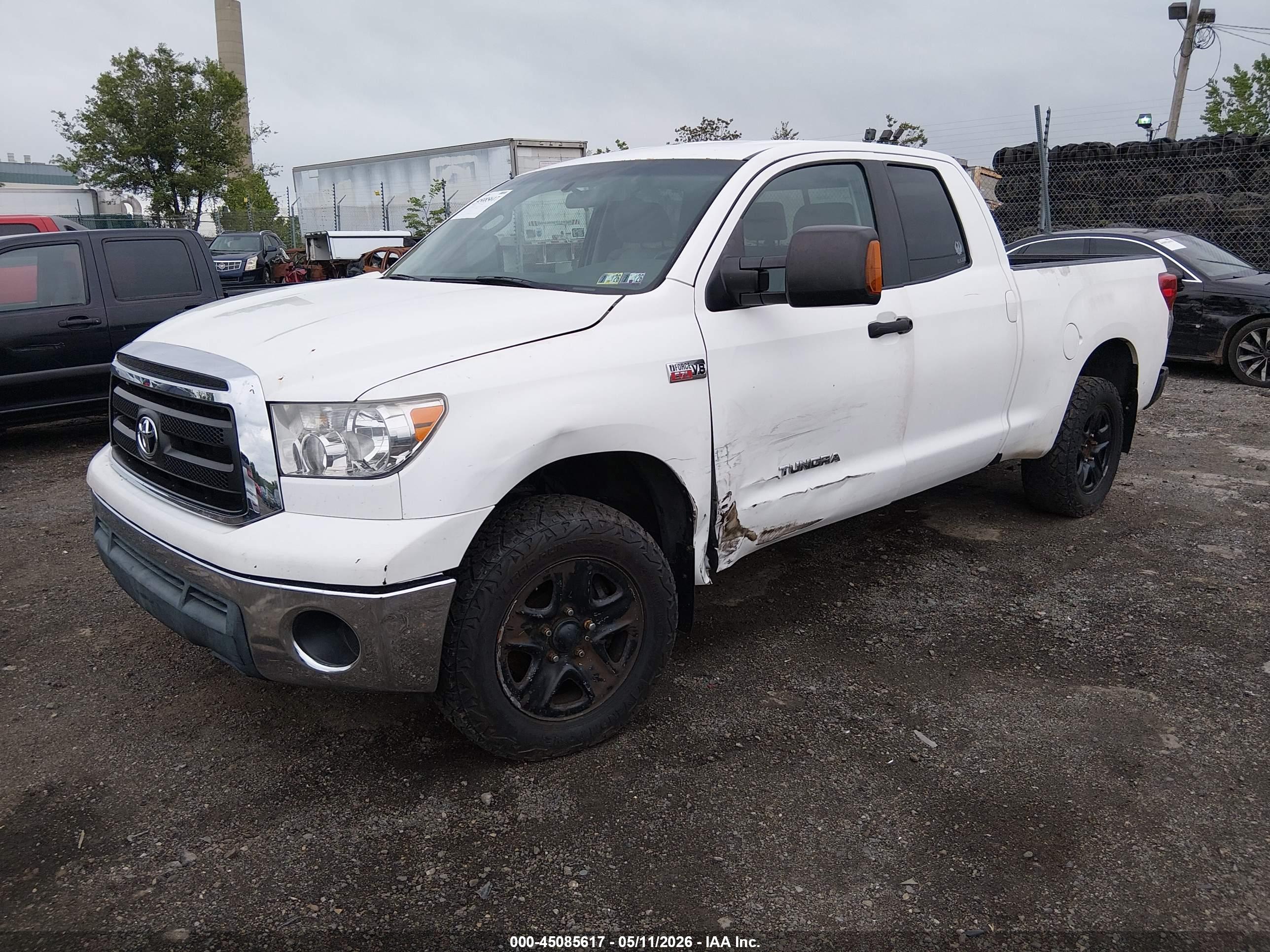 TOYOTA TUNDRA image 2