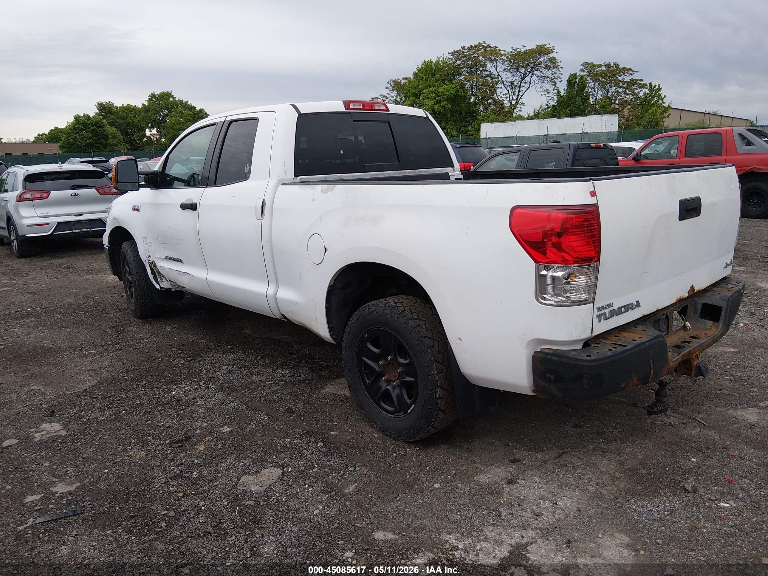 TOYOTA TUNDRA image 3