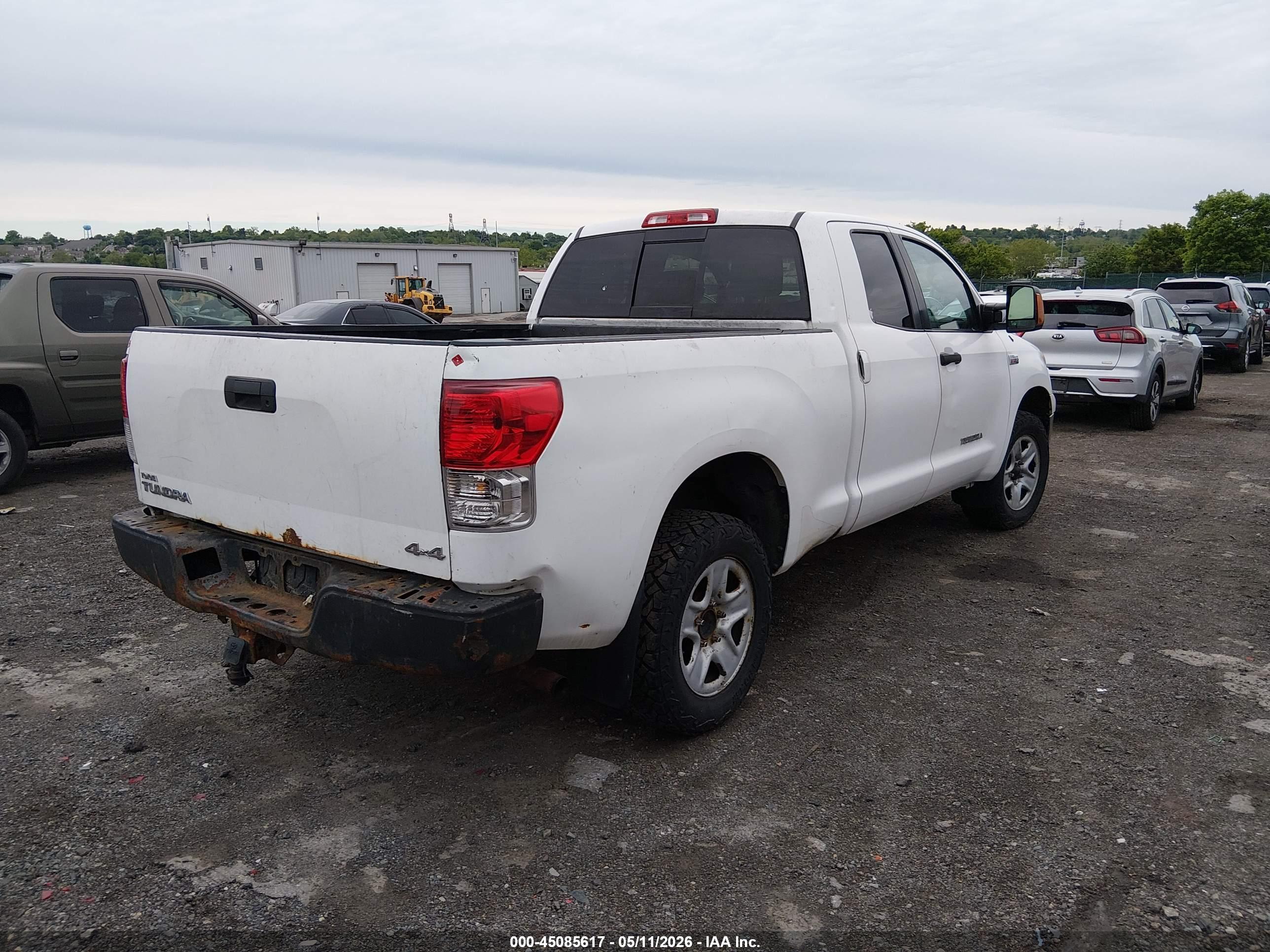 TOYOTA TUNDRA image 4