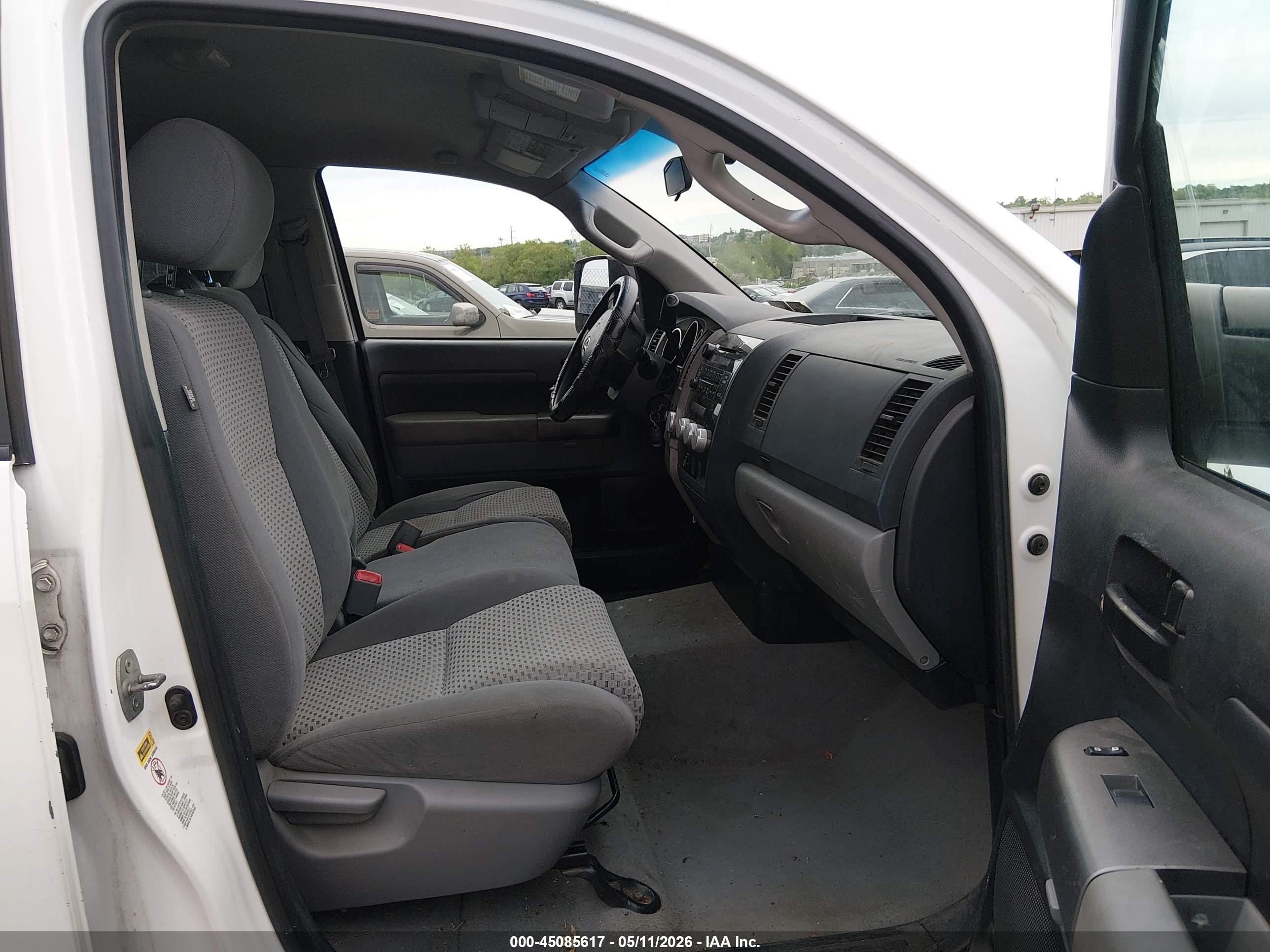 TOYOTA TUNDRA image 5