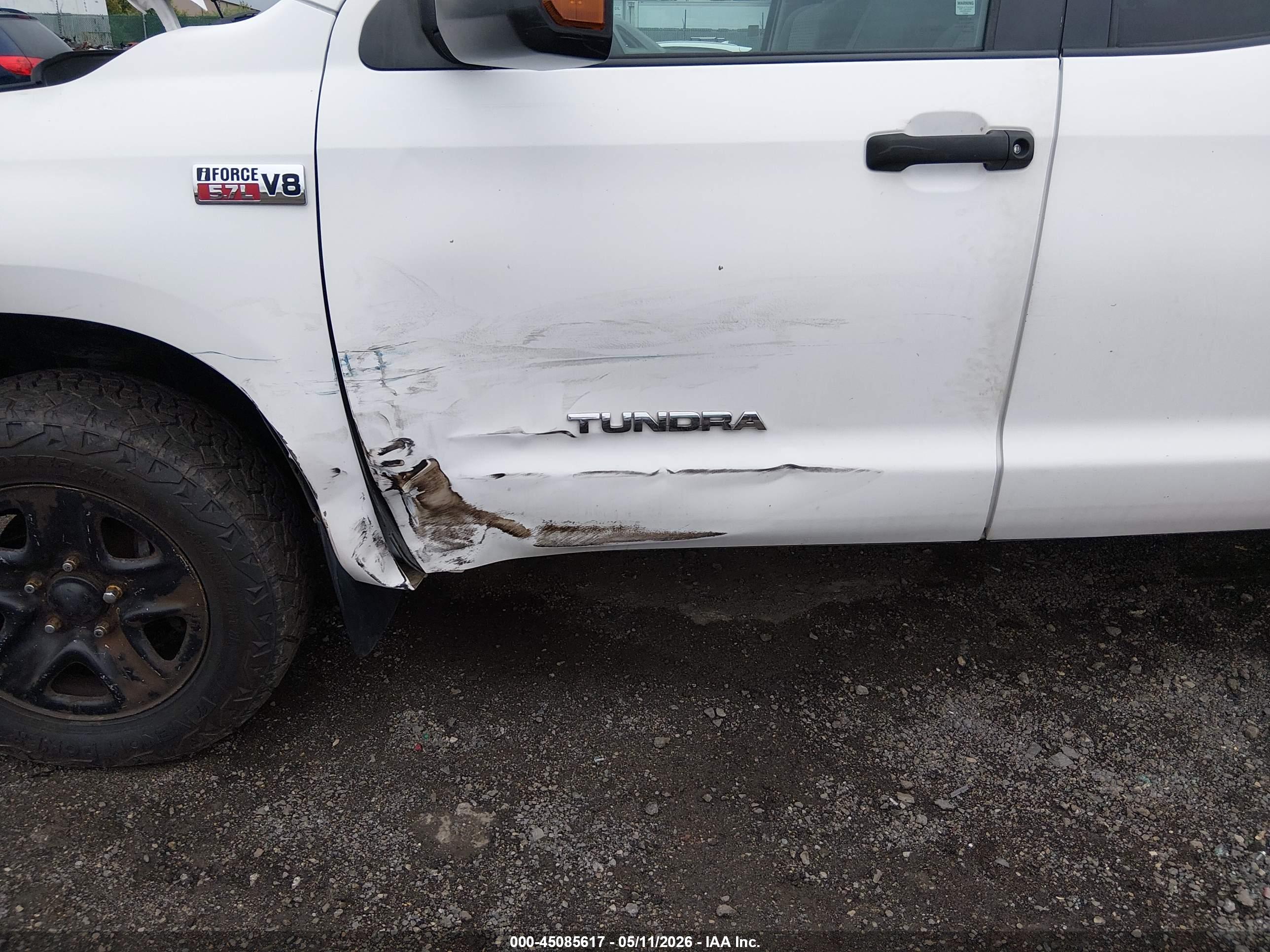 TOYOTA TUNDRA image 6