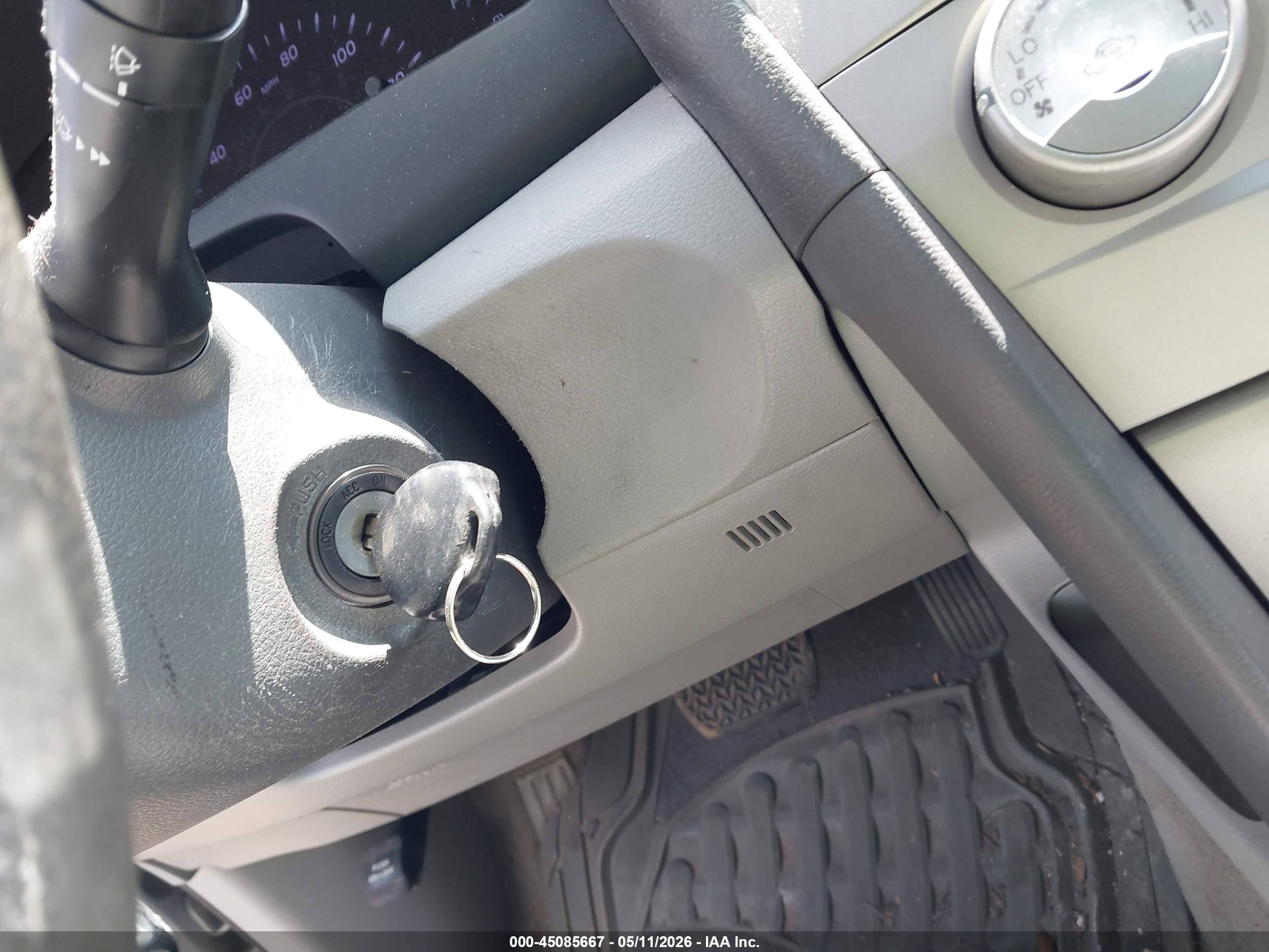TOYOTA CAMRY image 11