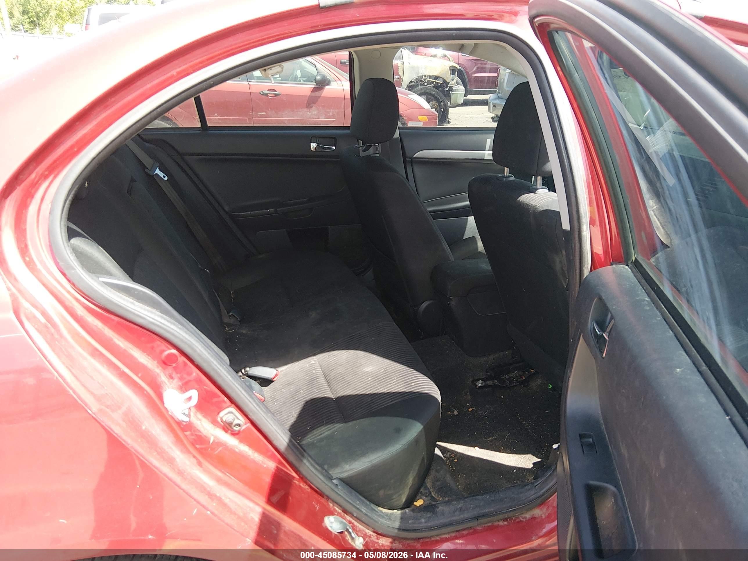 MITSUBISHI LANCER image 8
