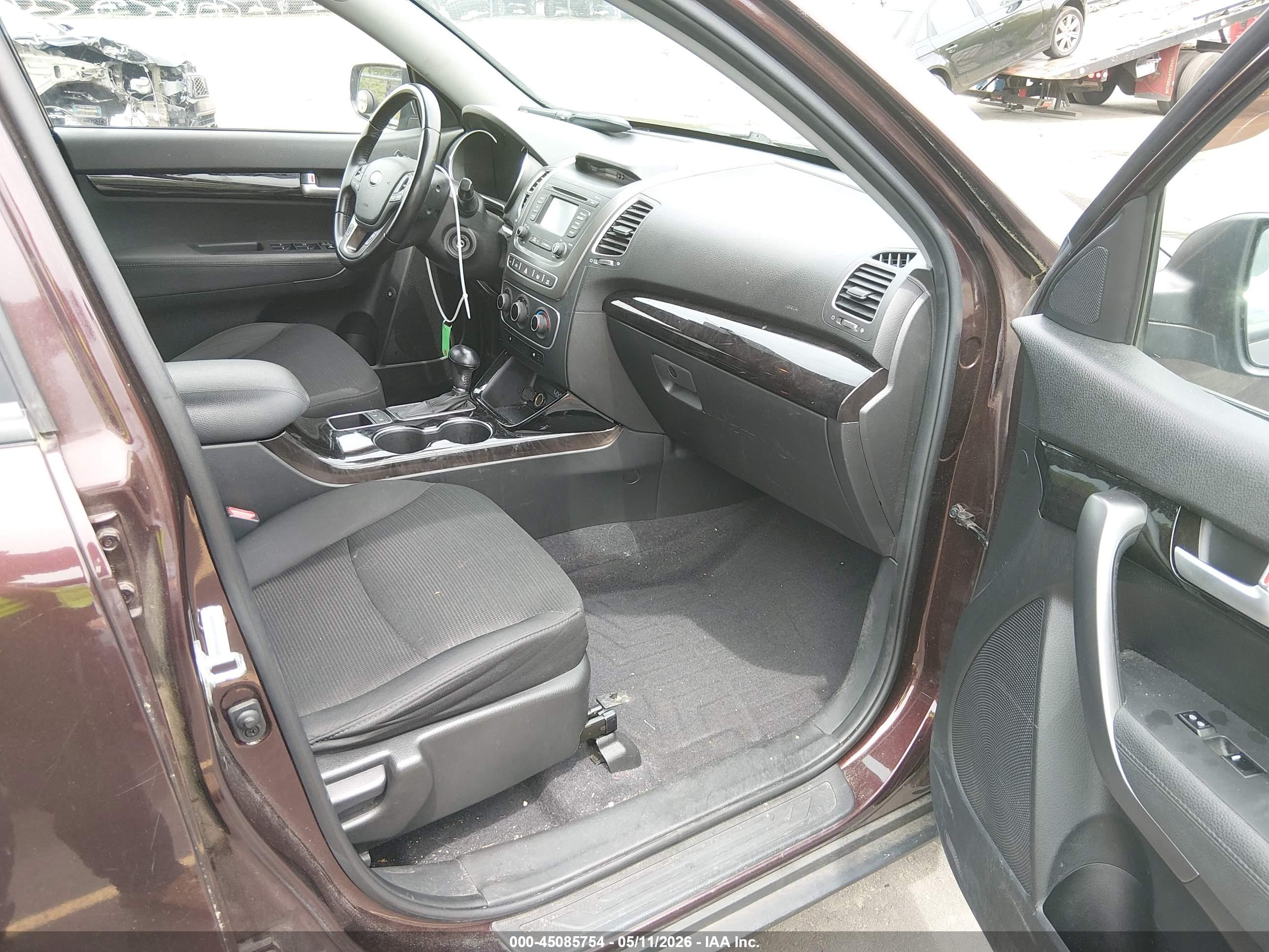 KIA SORENTO image 5