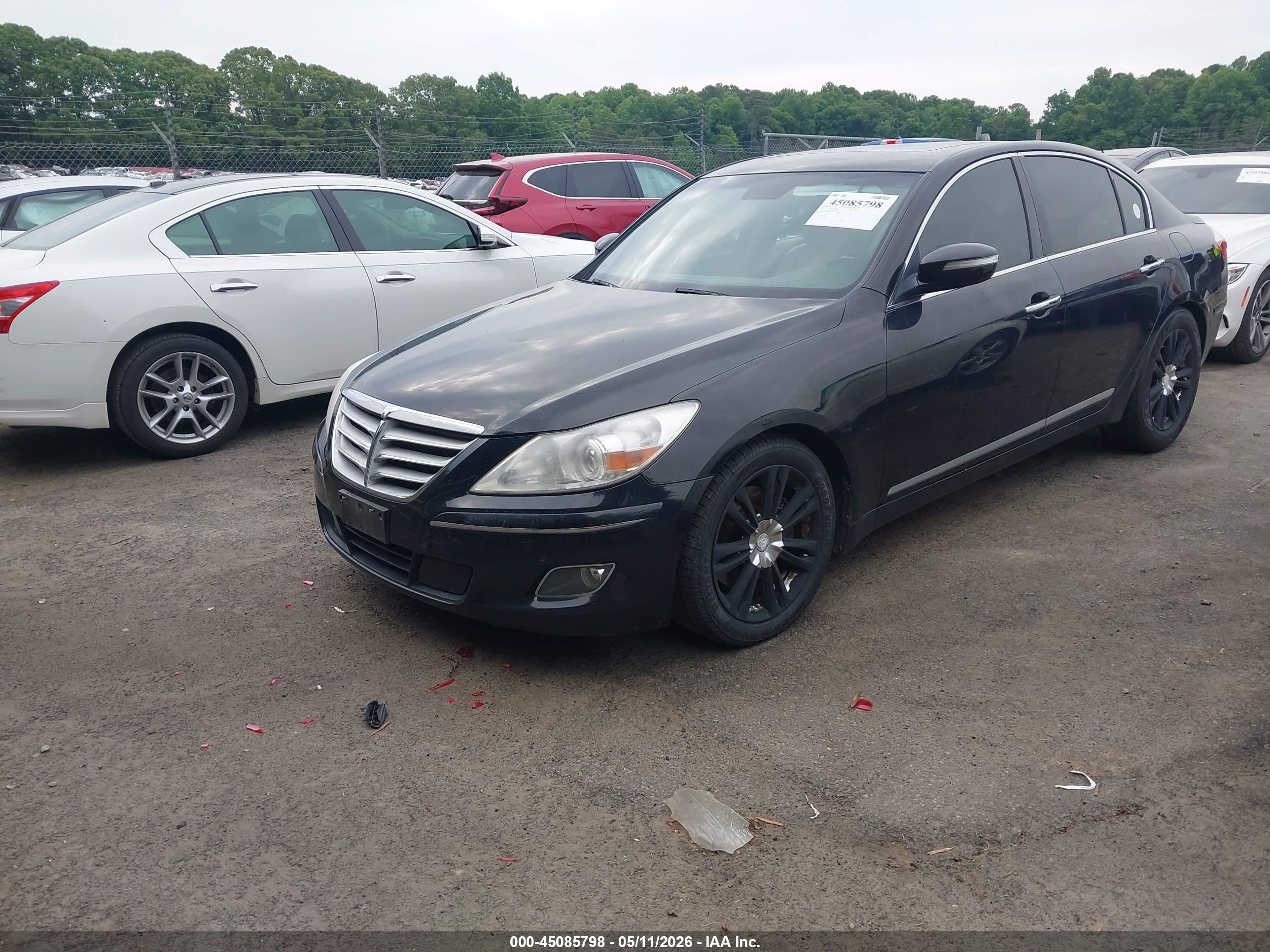 HYUNDAI GENESIS image 2