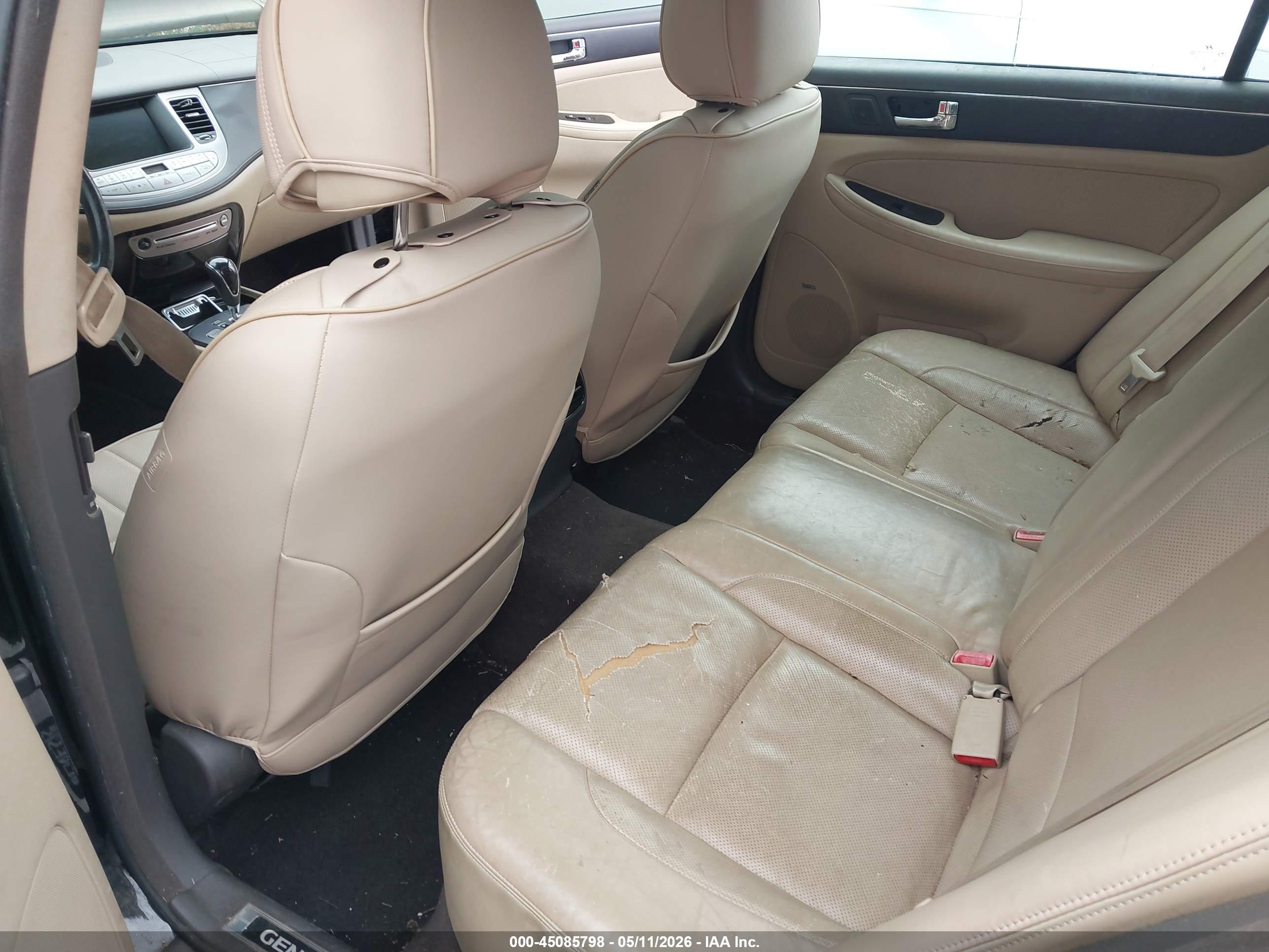 HYUNDAI GENESIS image 8