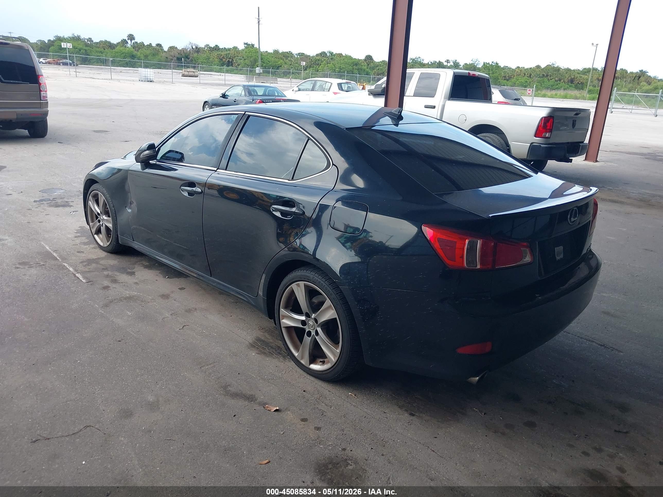 LEXUS IS image 3