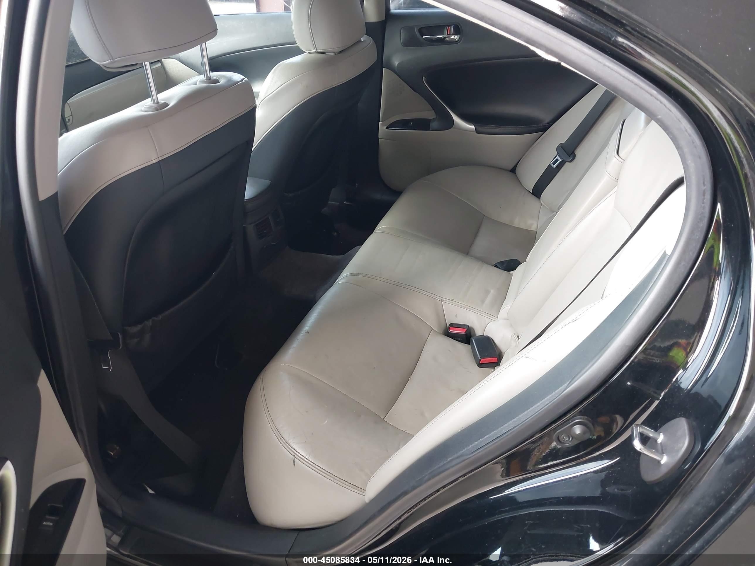 LEXUS IS image 8