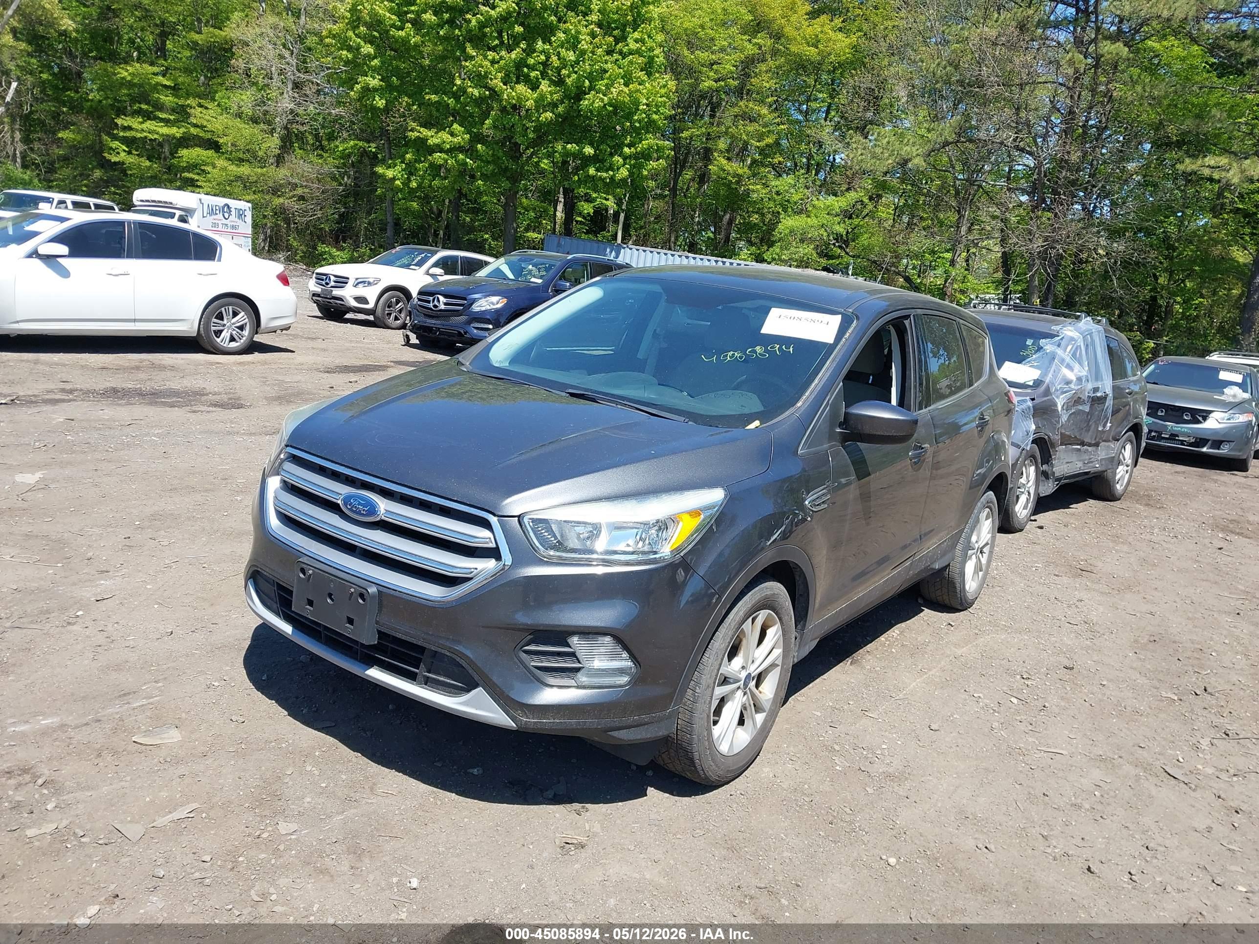 FORD ESCAPE image 2
