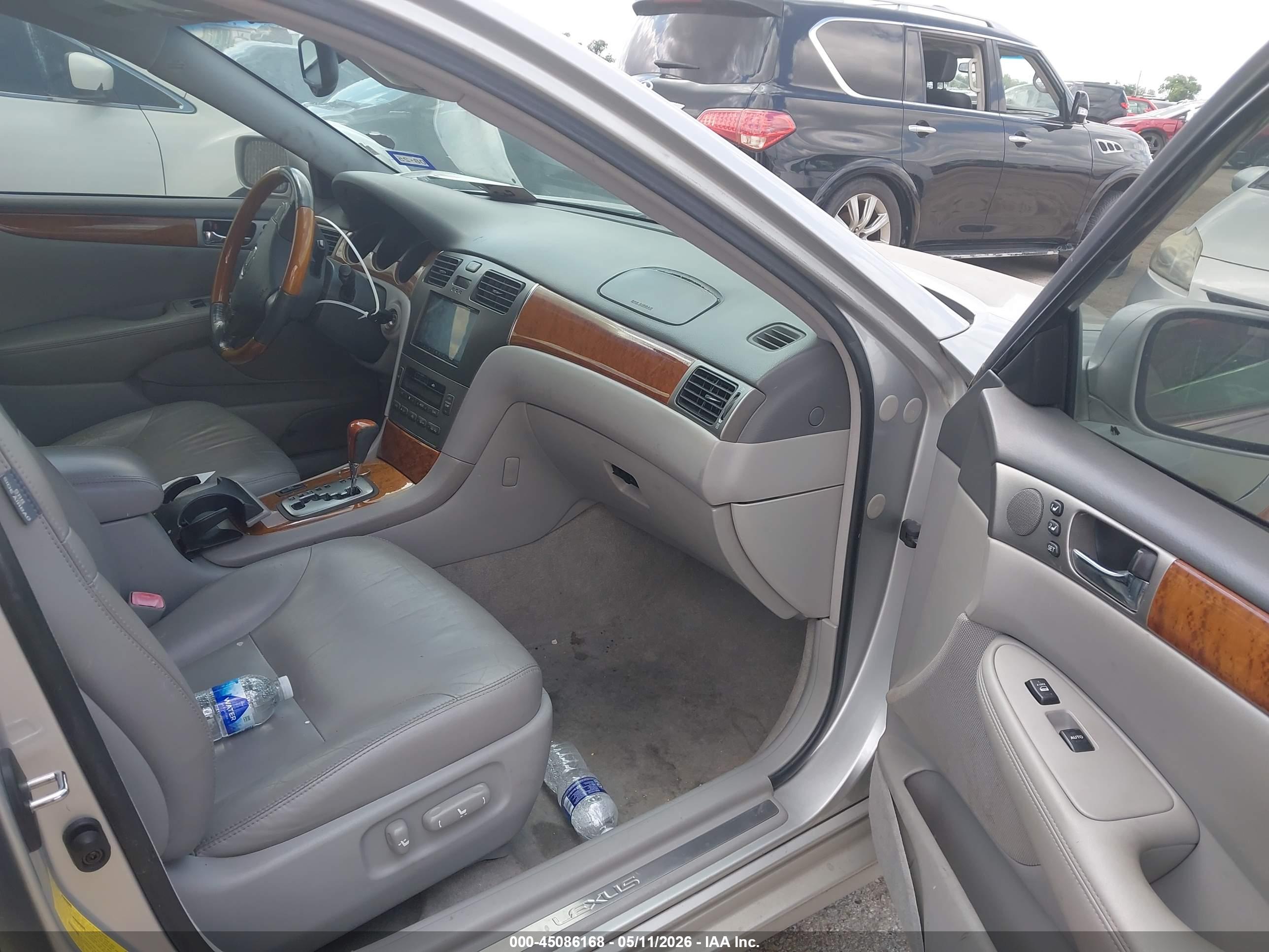 LEXUS ES image 5