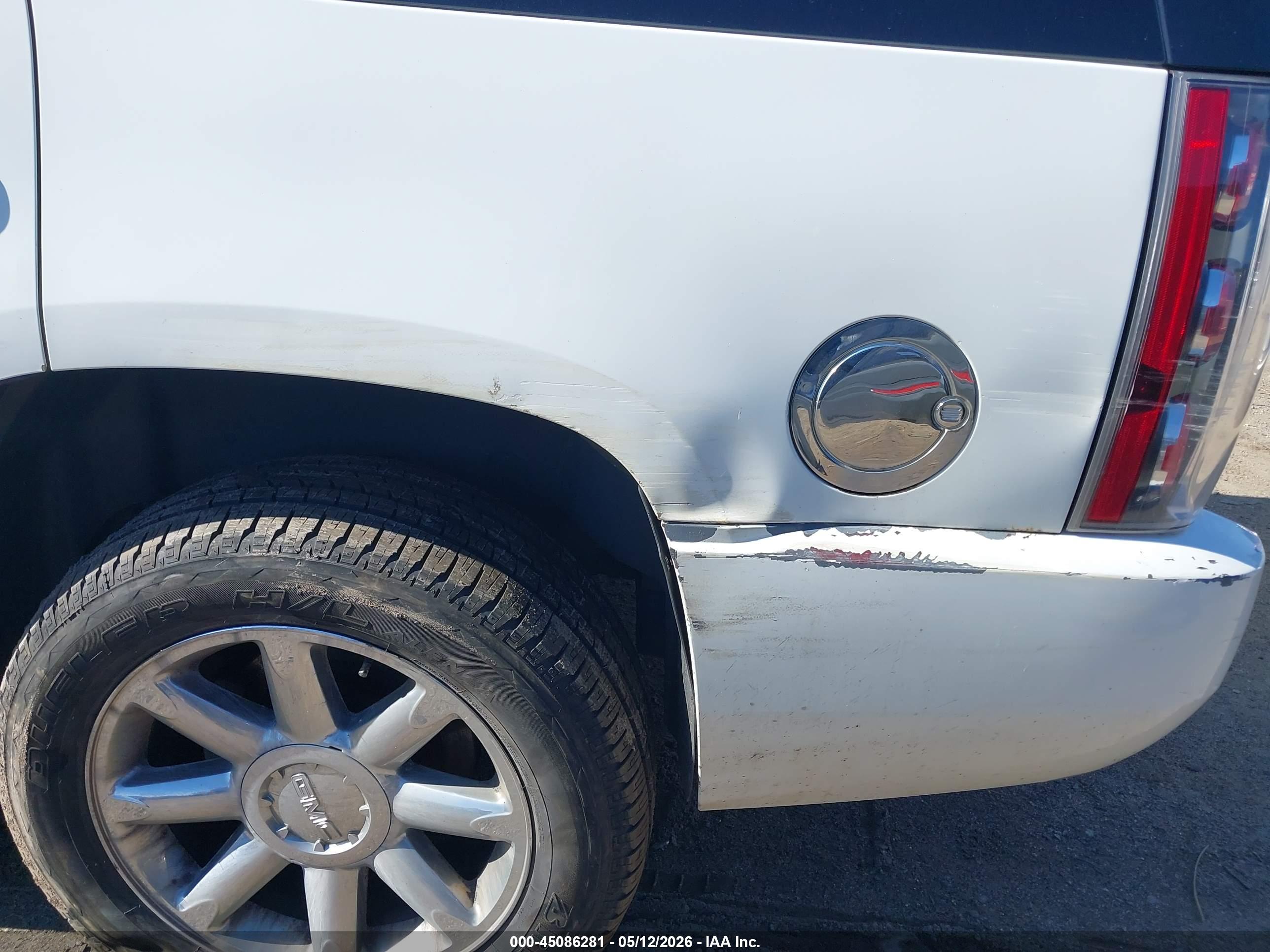 GMC YUKON image 6