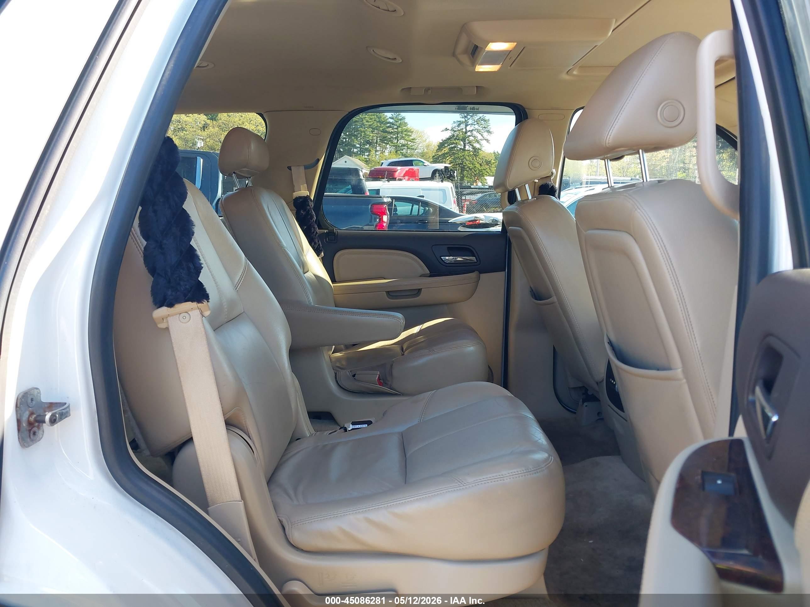 GMC YUKON image 8