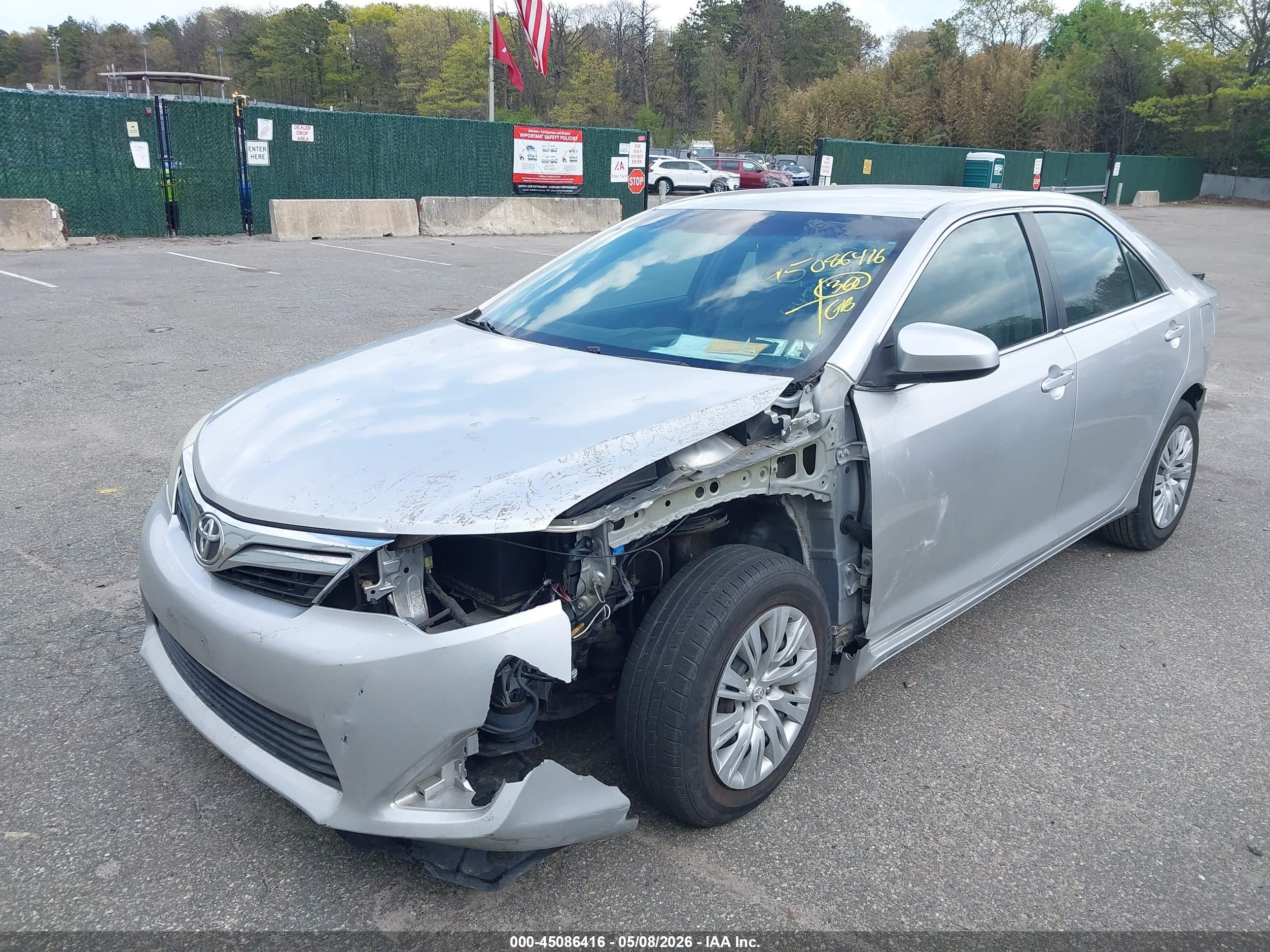 TOYOTA CAMRY image 2