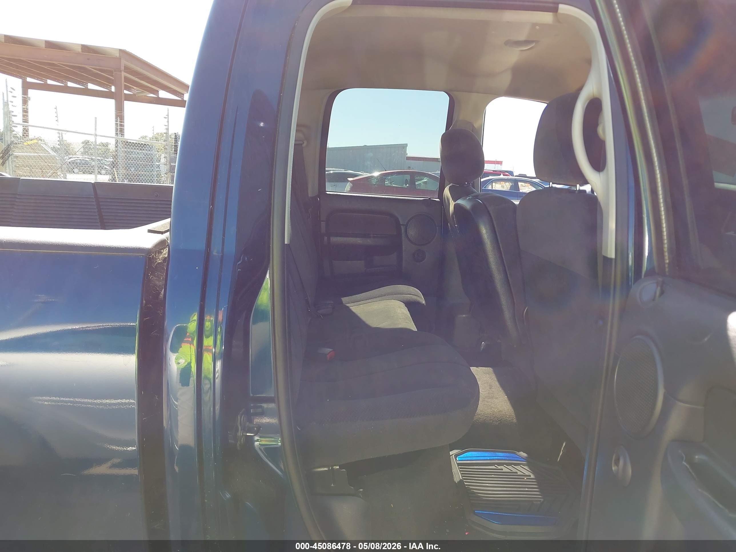 DODGE RAM image 8