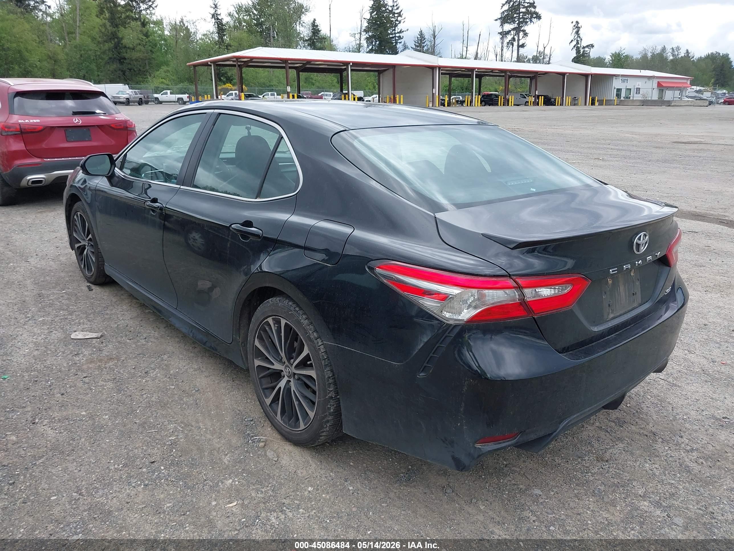 TOYOTA CAMRY image 3