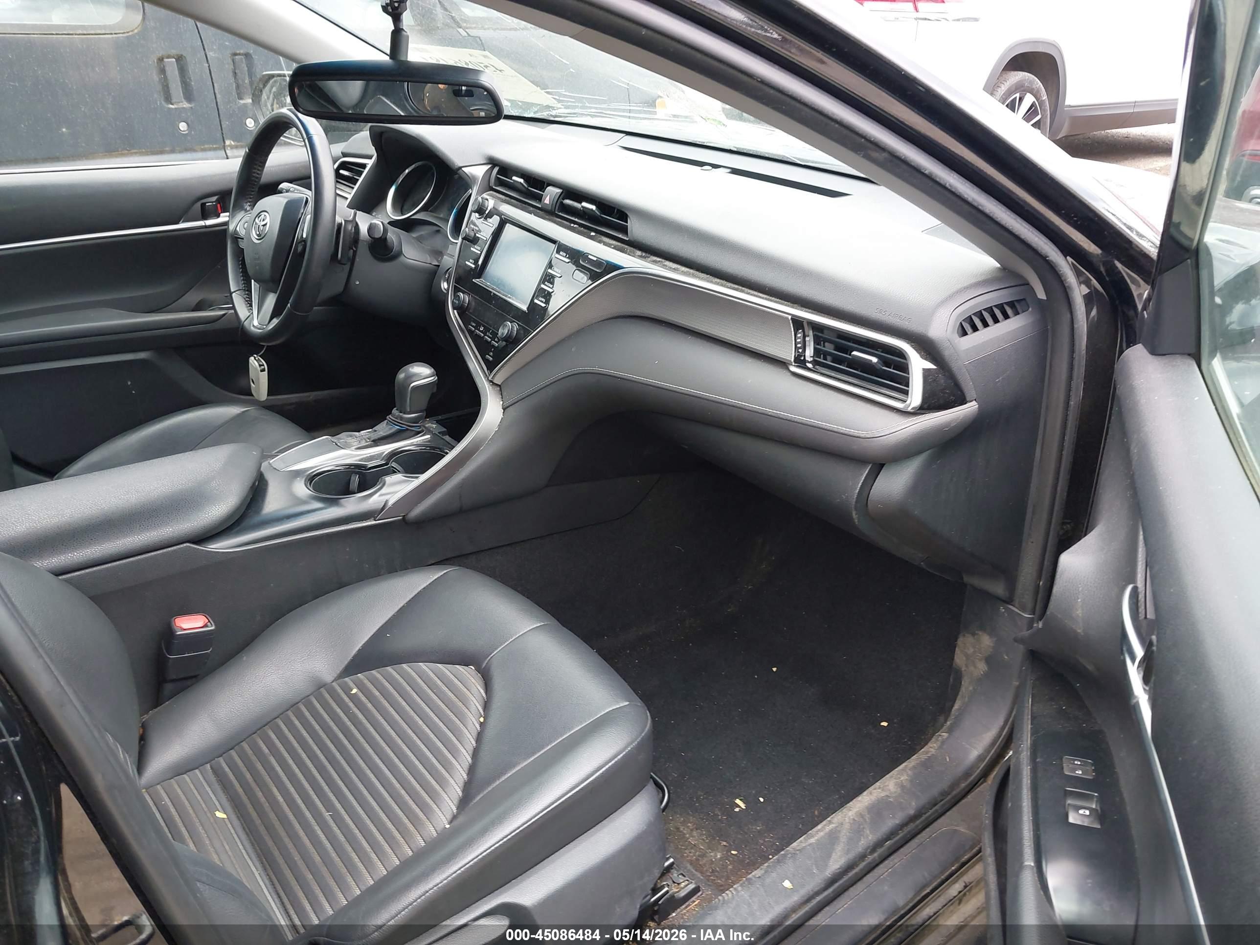 TOYOTA CAMRY image 5