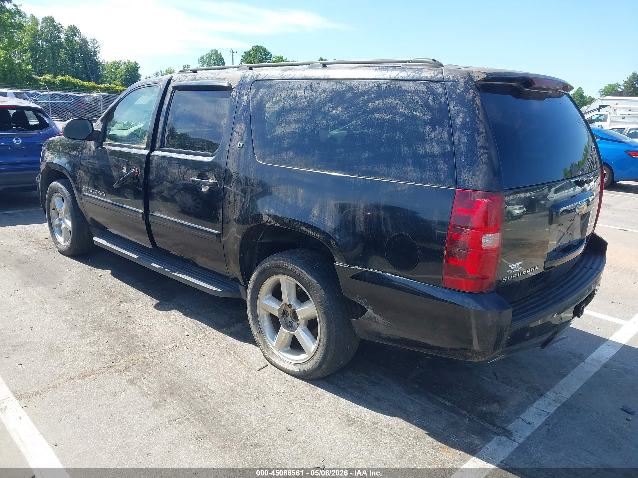 CHEVROLET SUBURBAN image 3