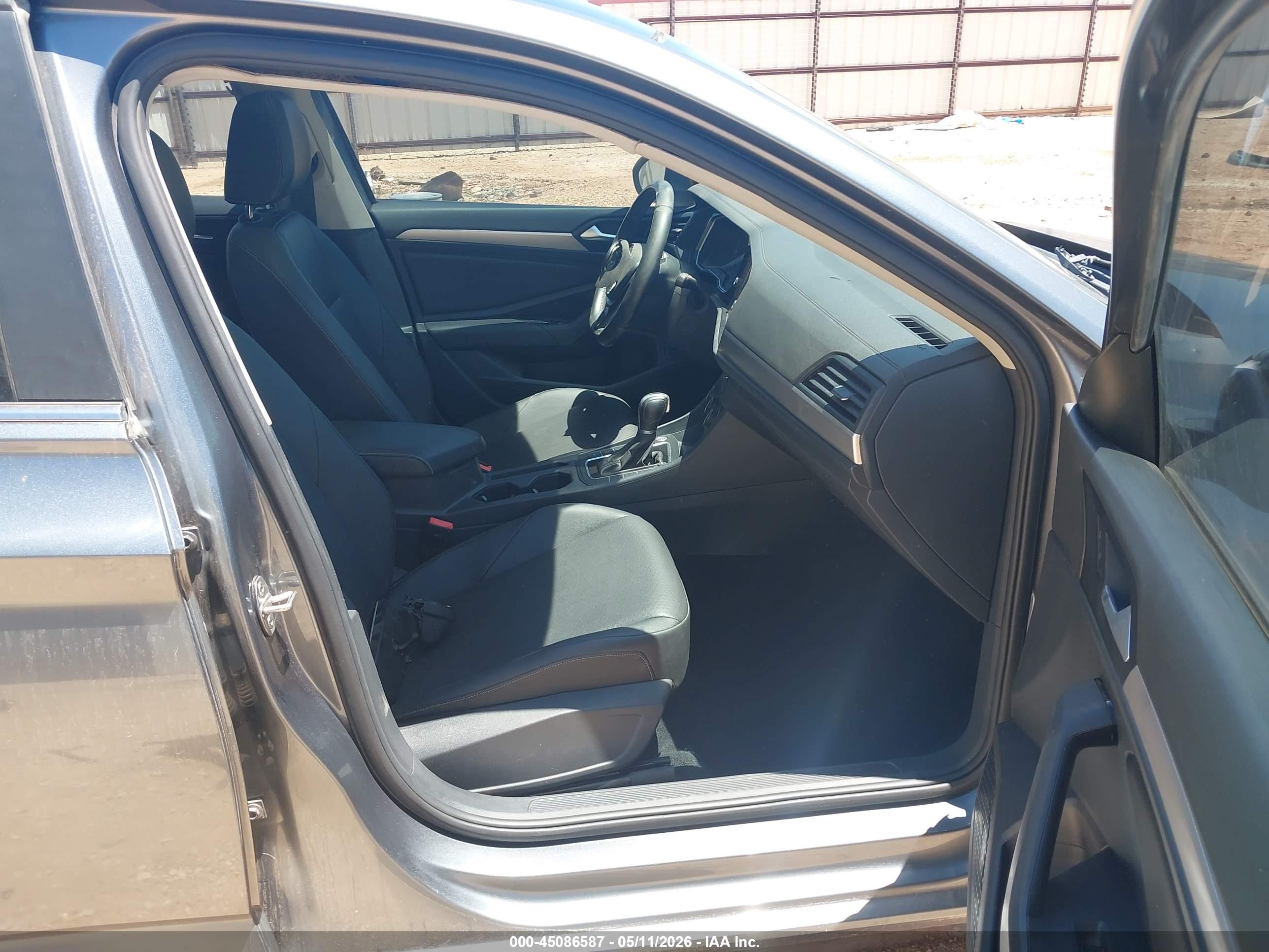 VOLKSWAGEN JETTA image 5