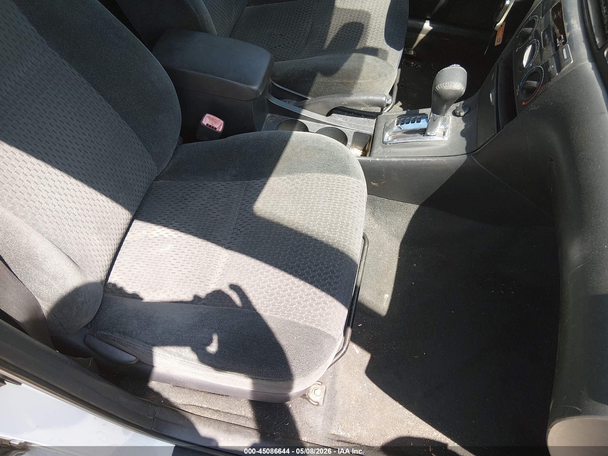 TOYOTA COROLLA image 8