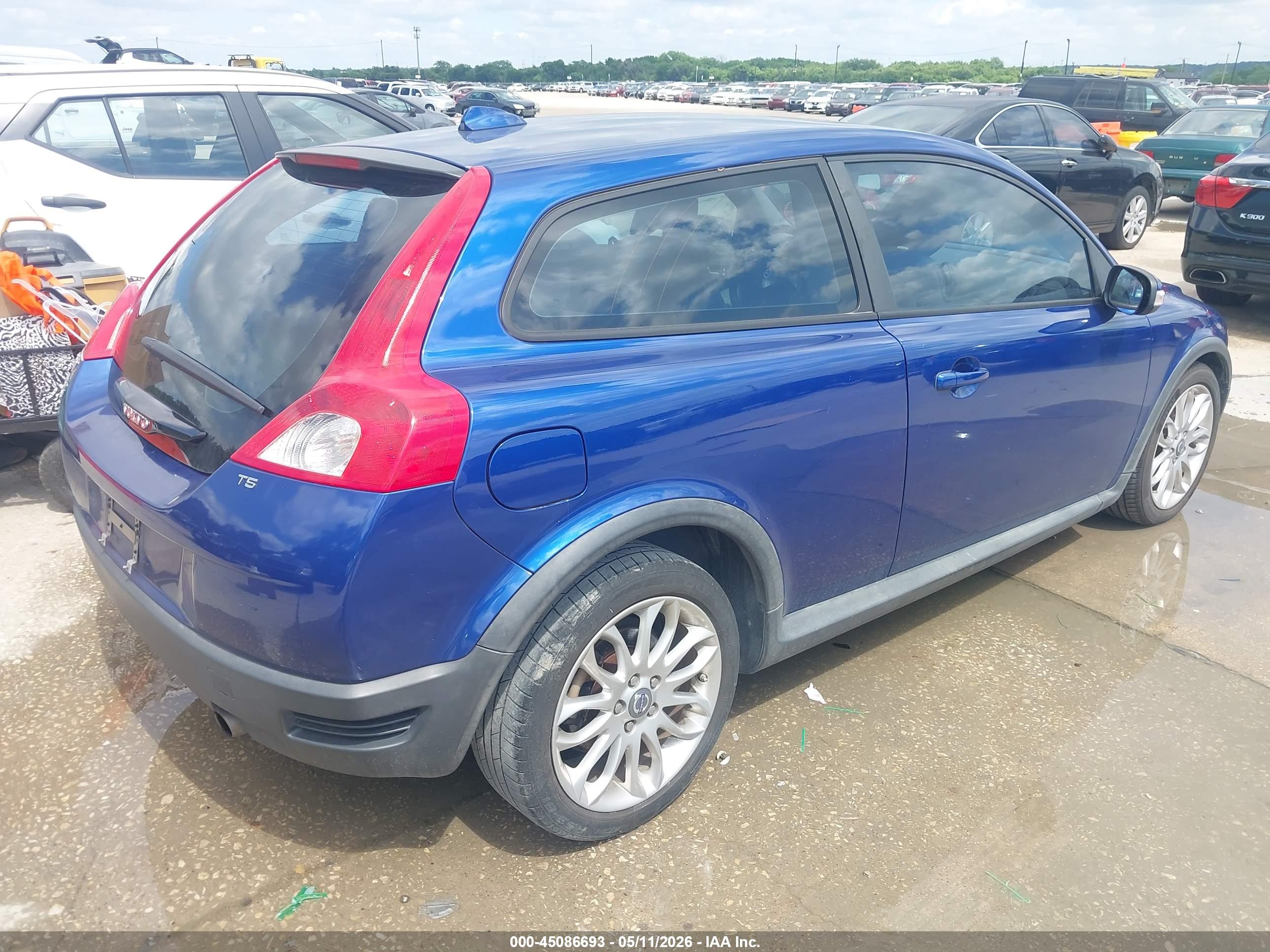 VOLVO C30 image 4
