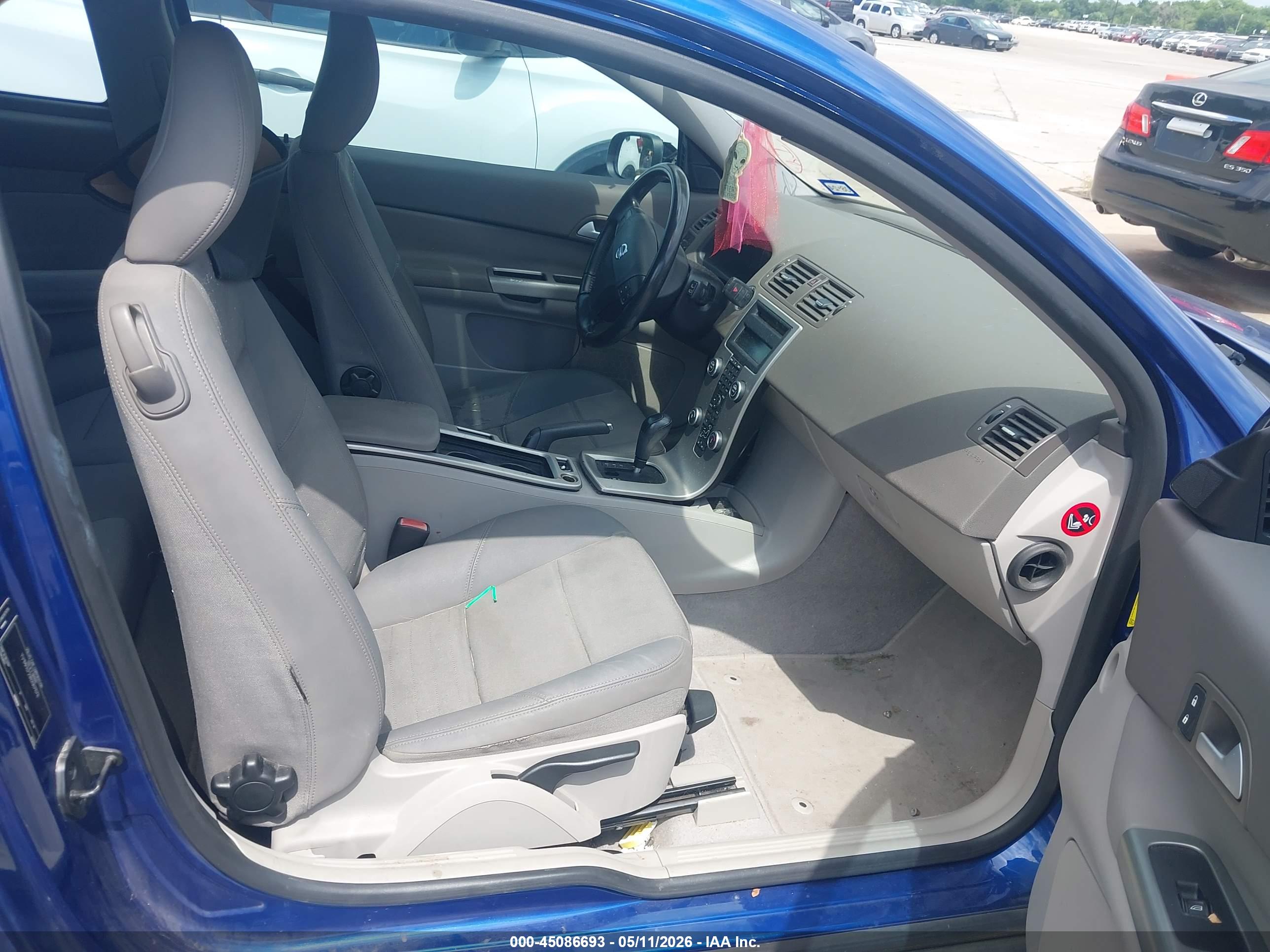 VOLVO C30 image 5