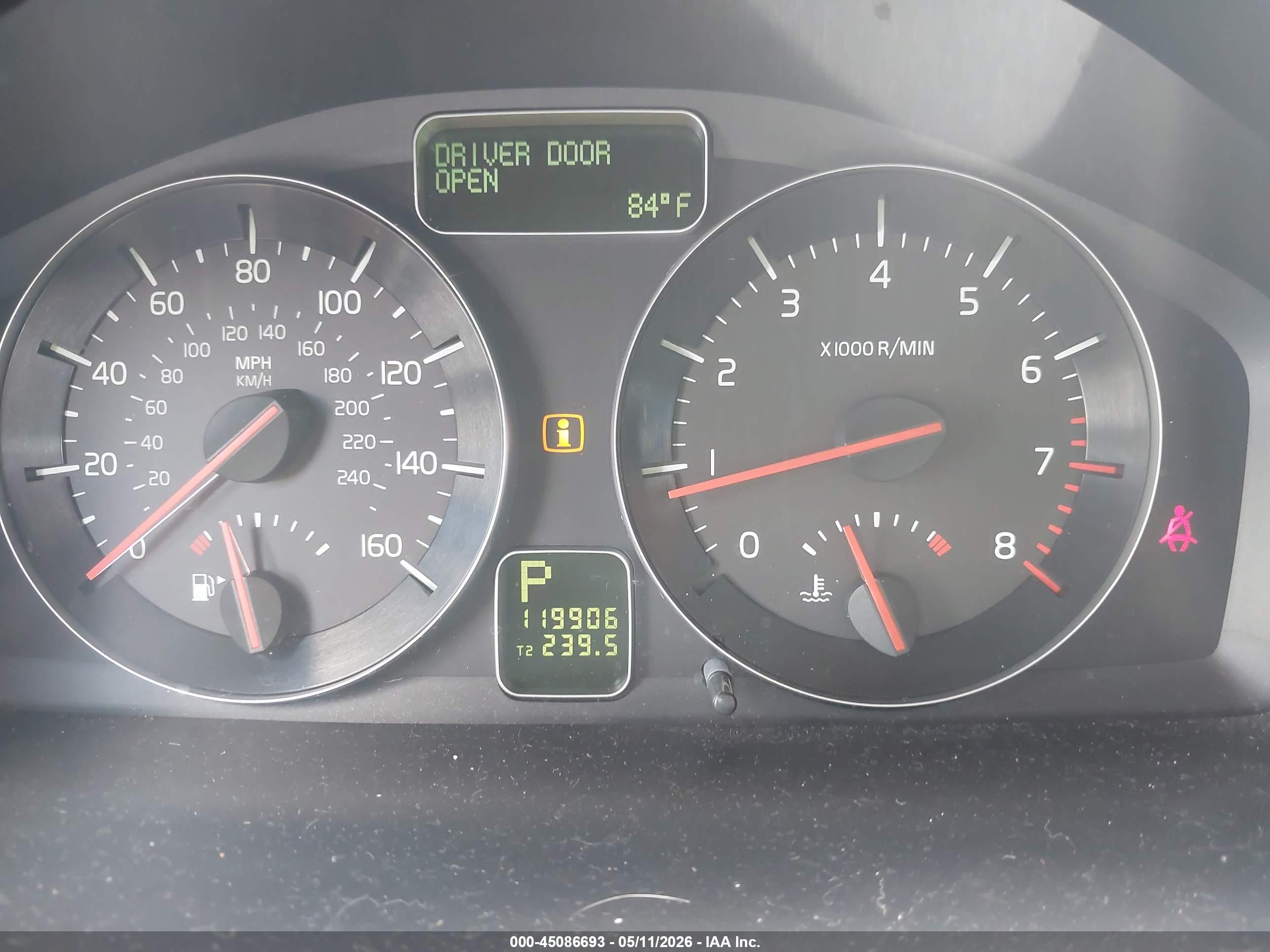 VOLVO C30 image 7