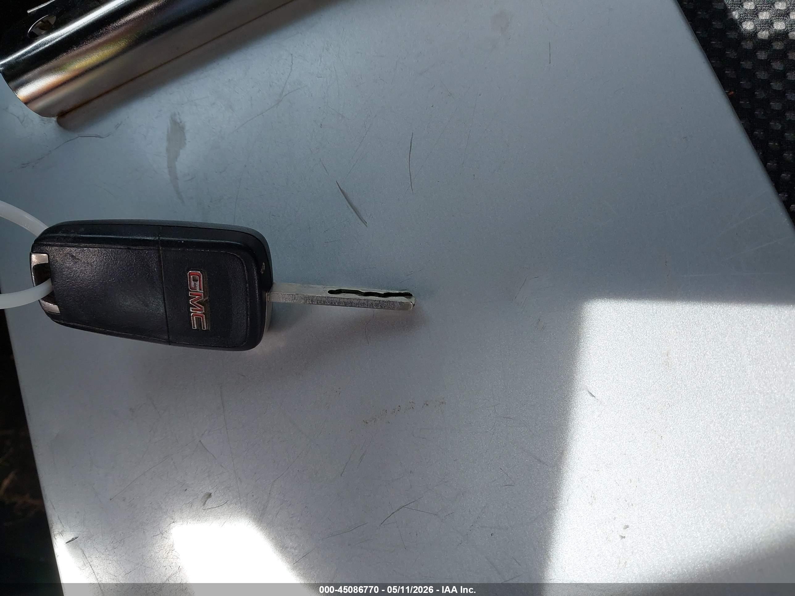 GMC TERRAIN image 11